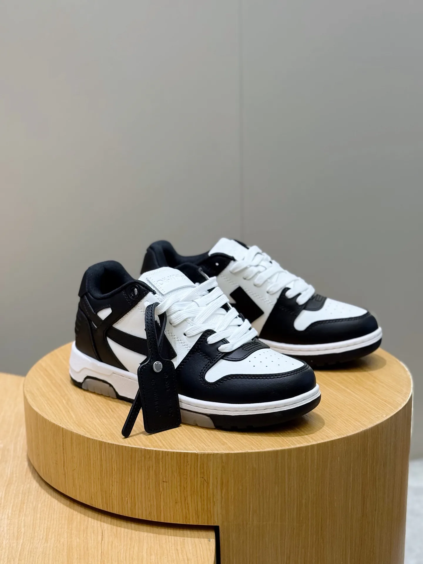 Кроссовки Женские Off-White 275336