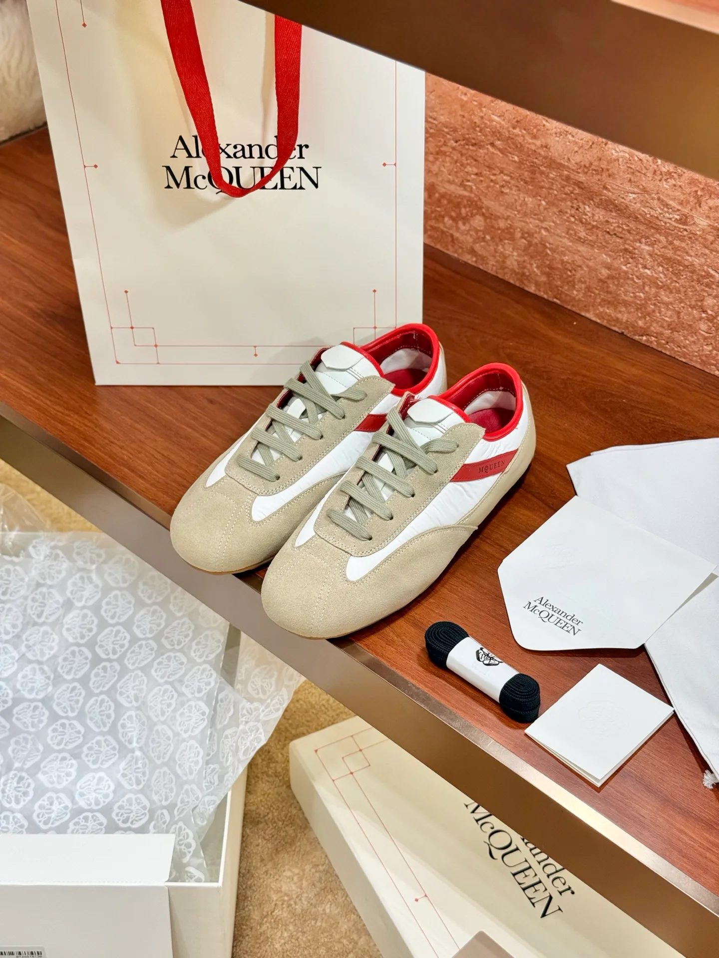 Кроссовки Женские Alexander Mcqueen 14182698