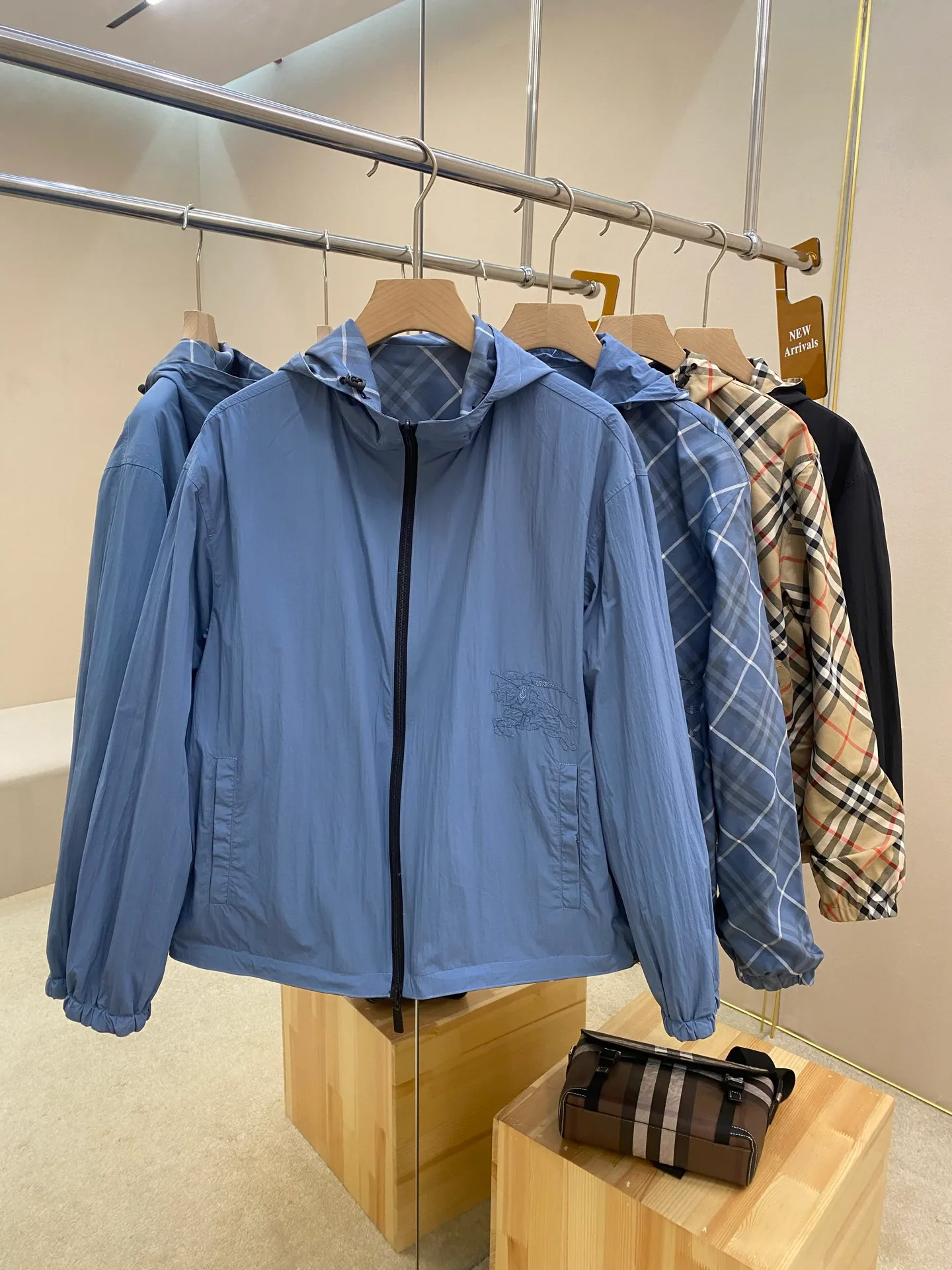 Куртки И Пуховики Женские Burberry 11463857