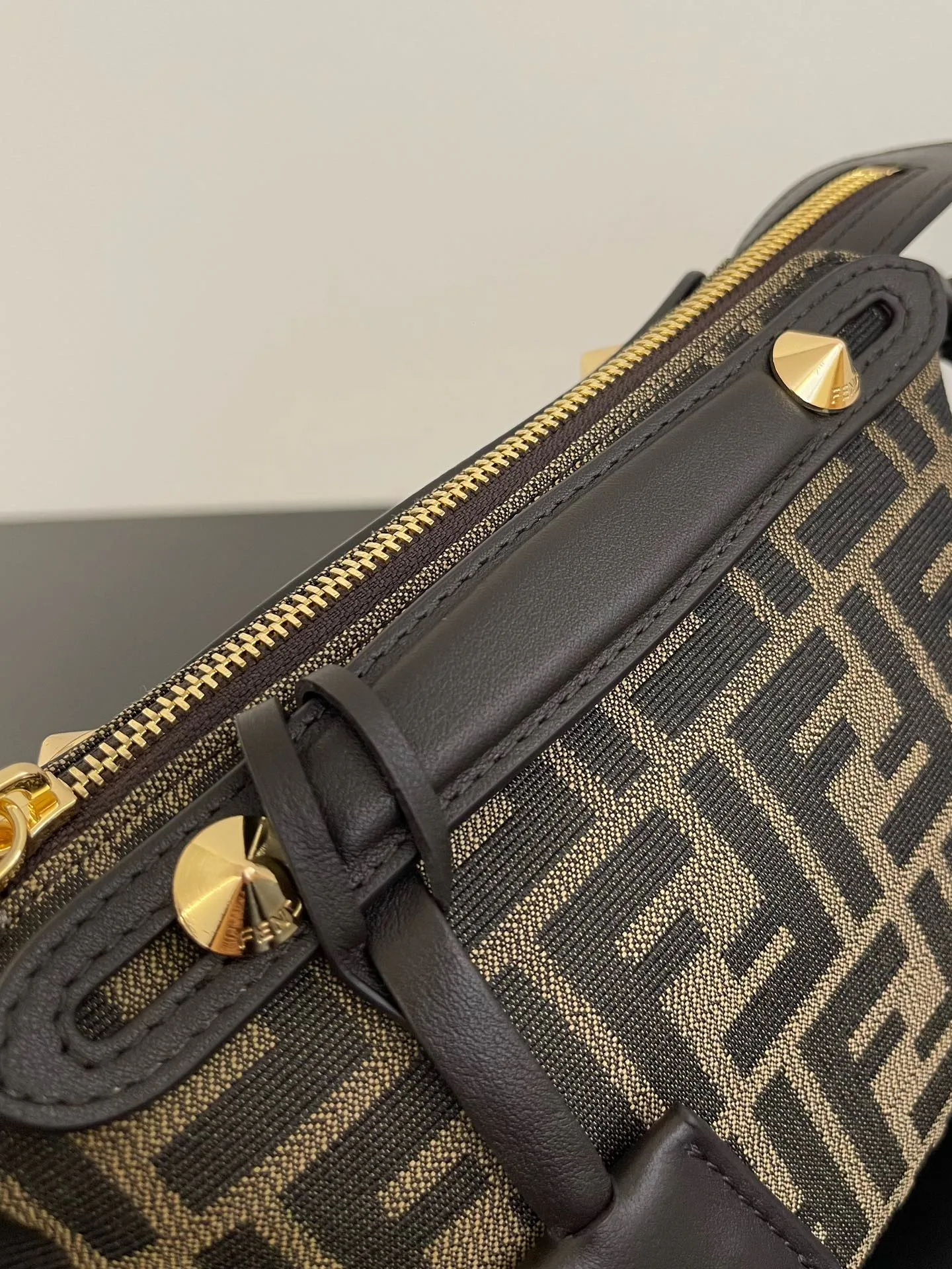 Сумки На Ремне Женские Fendi 1253900