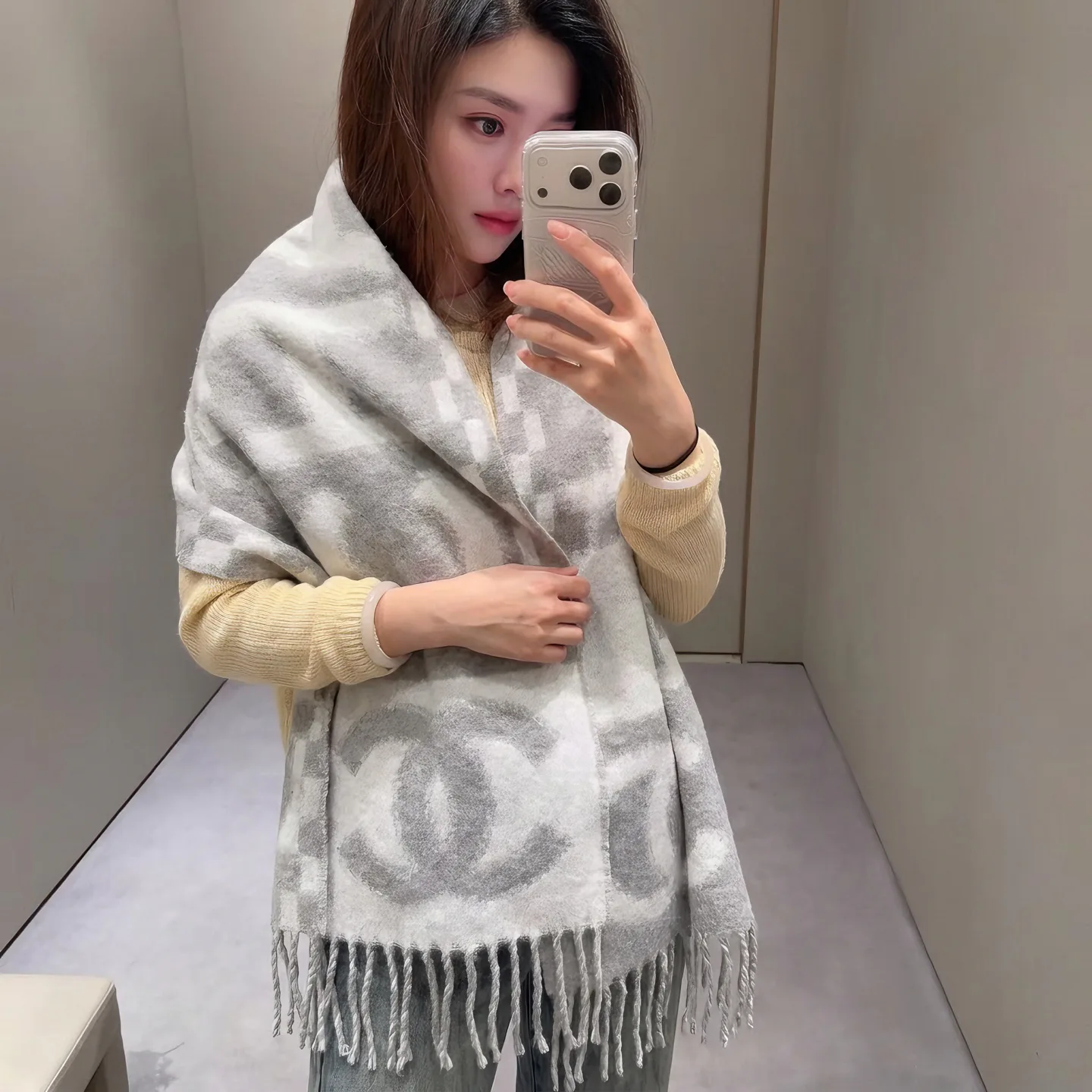 Шарфы Chanel 18322569