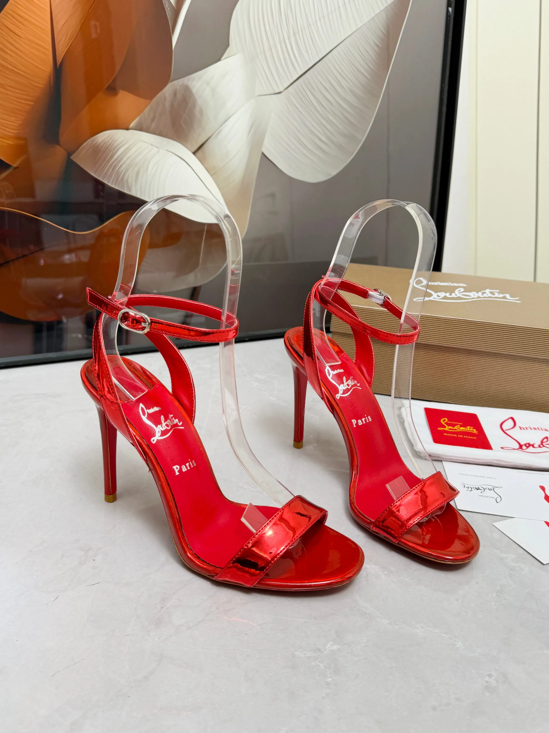 Босоножки Женские Christian Louboutin 18739804