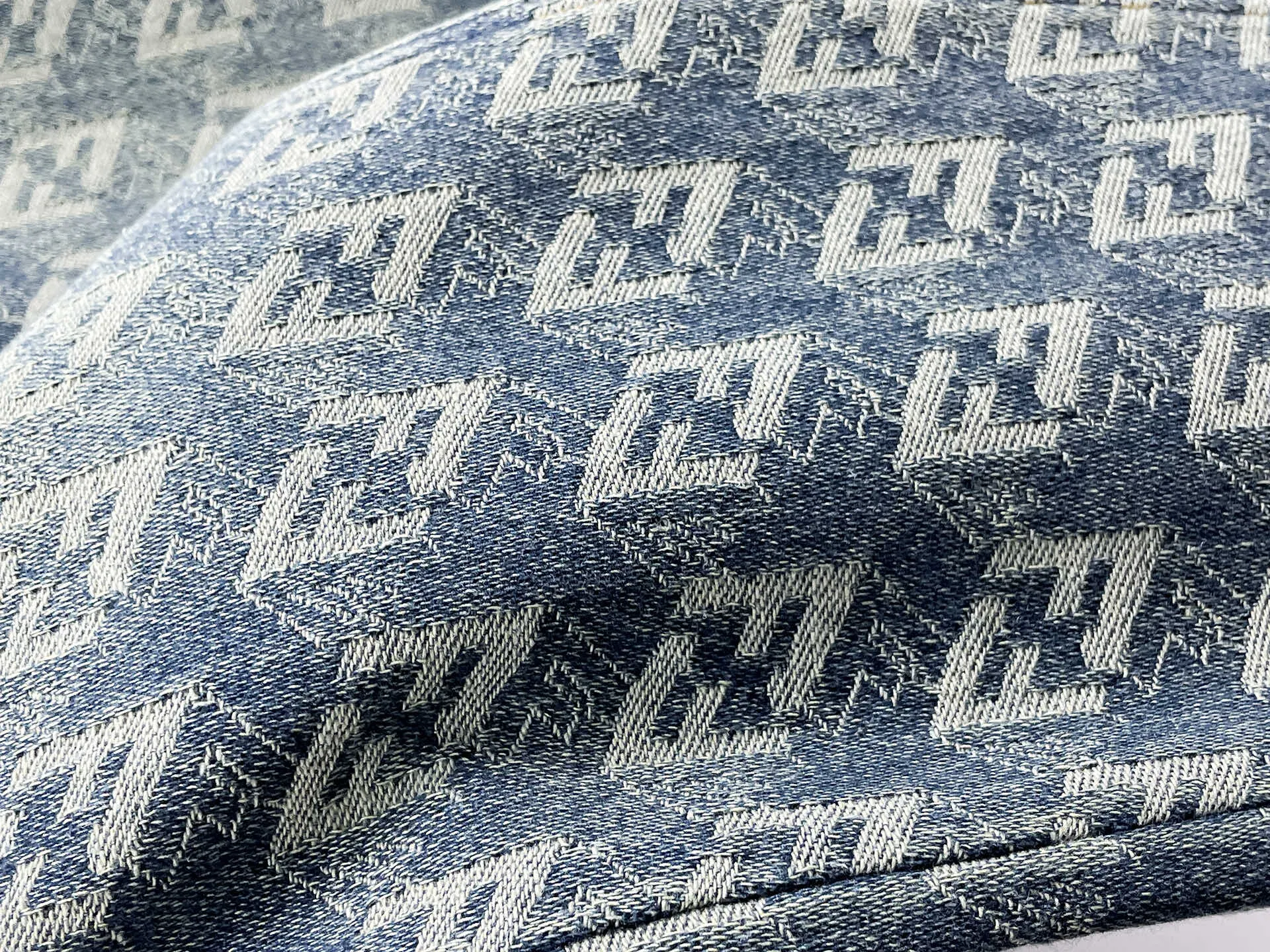 Джинсы Женские Fendi 6060168