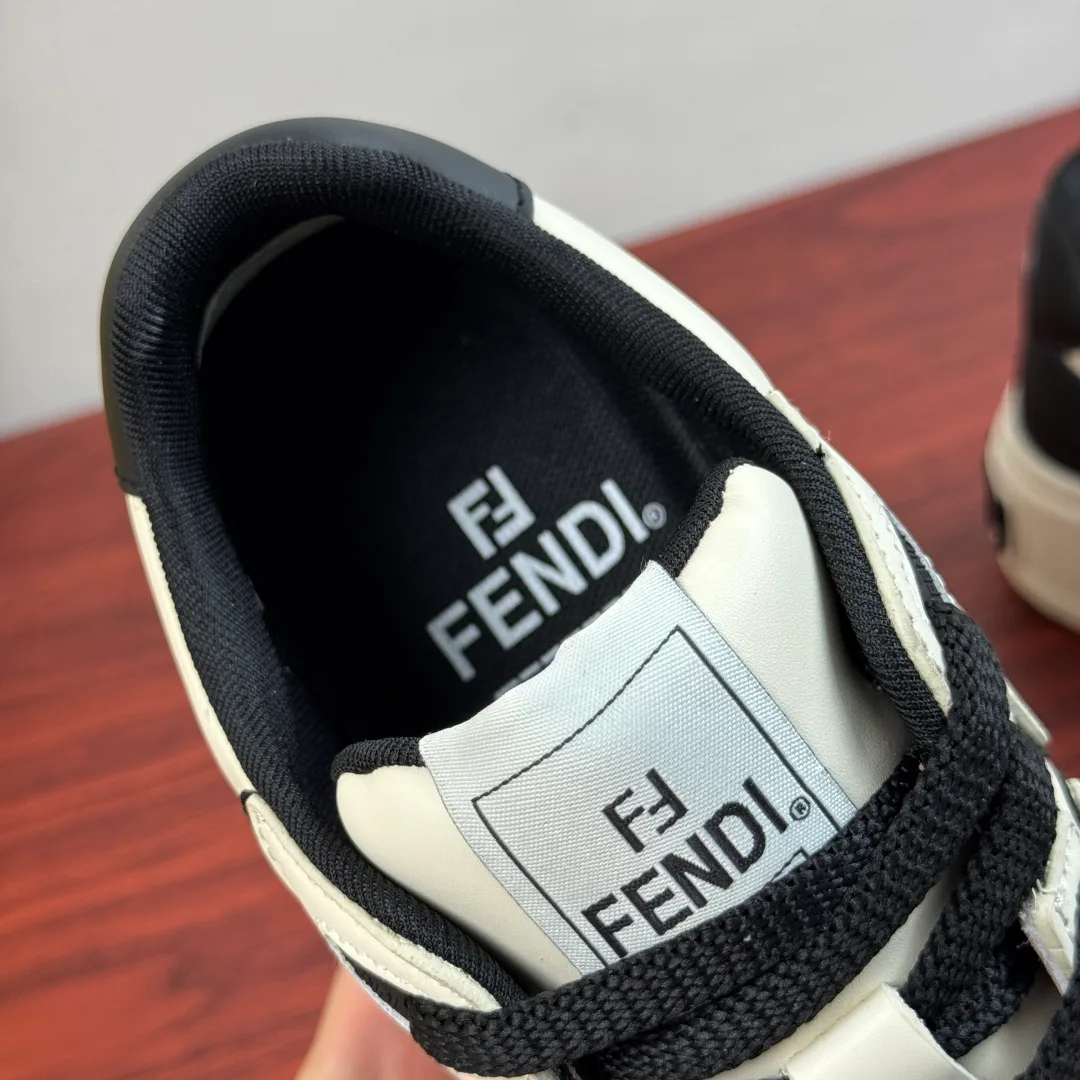 Кроссовки Женские Fendi 18119027
