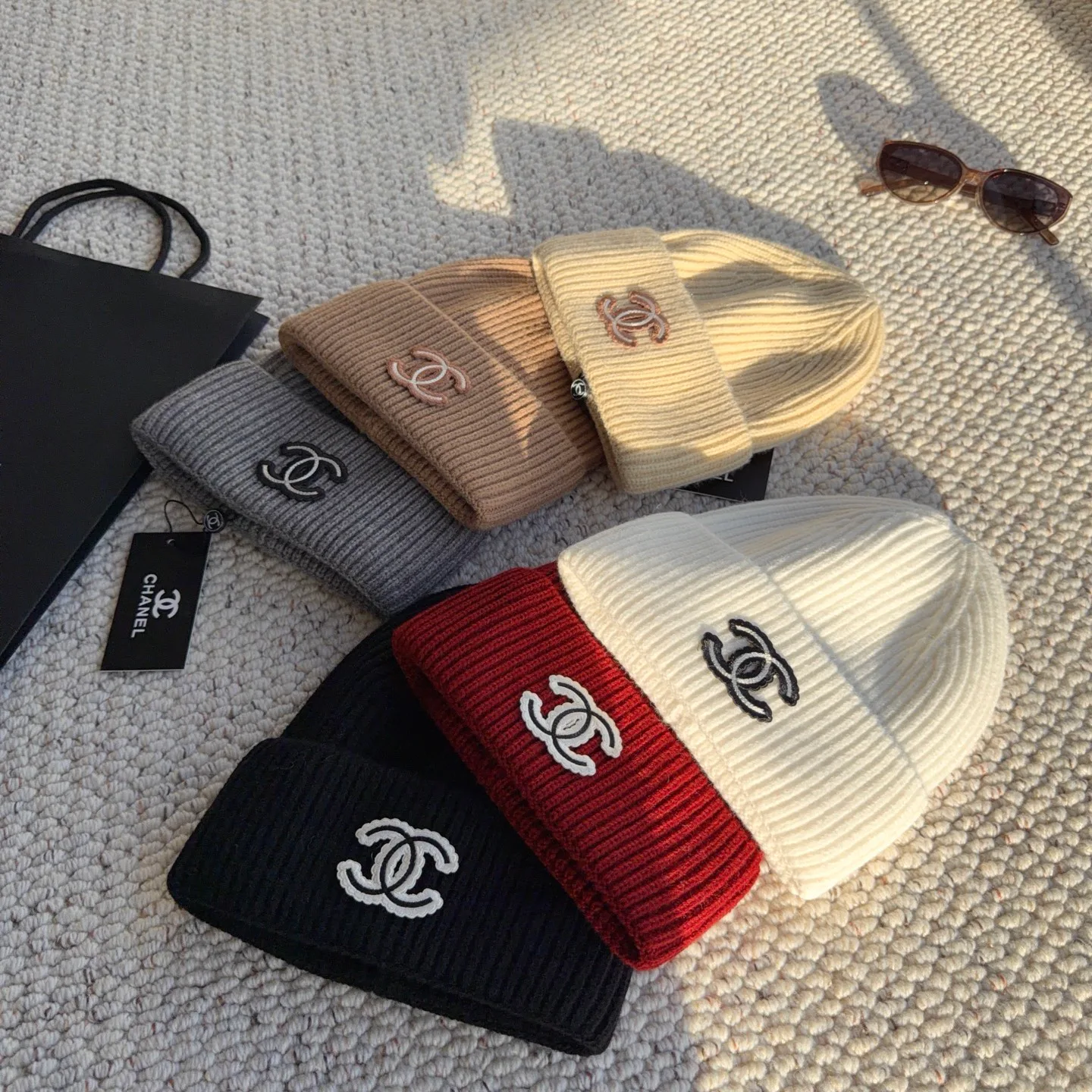 Головные Уборы Chanel 18450124