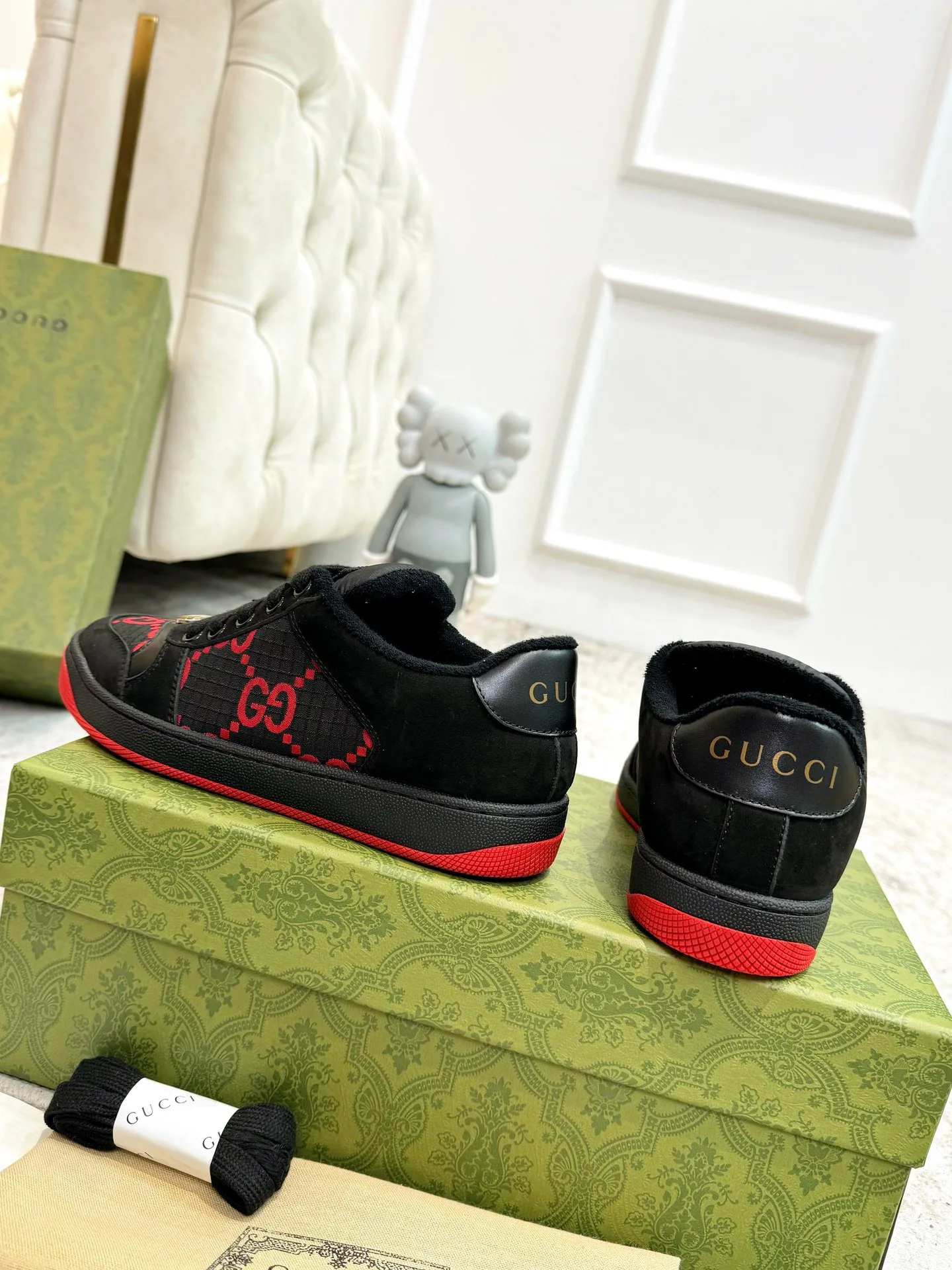 Кроссовки Женские Gucci 944971
