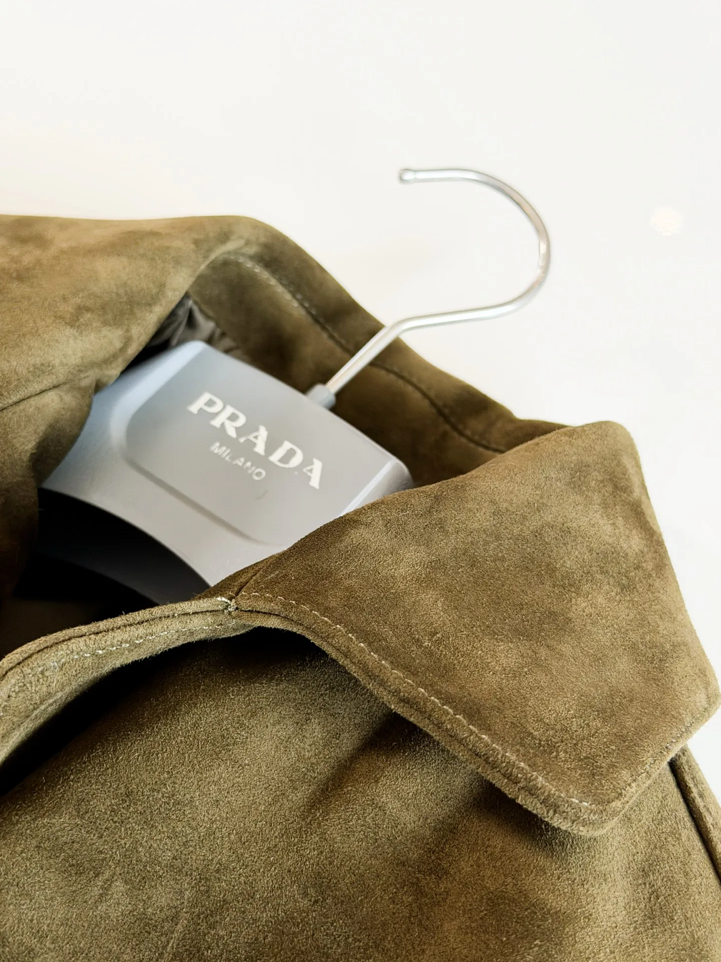 Кожаные Куртки И Дублёнки Женские Prada 18405536