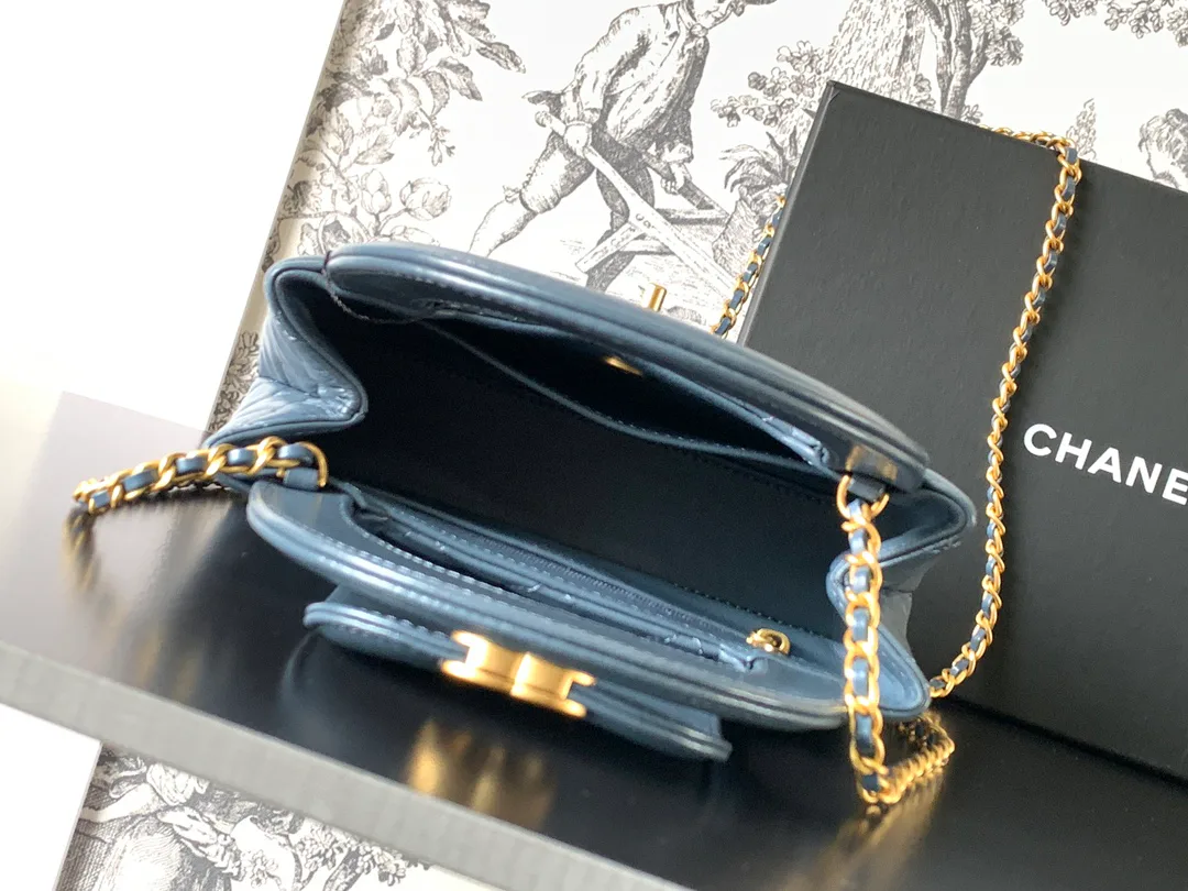Классические Сумки Женские Chanel 17498578