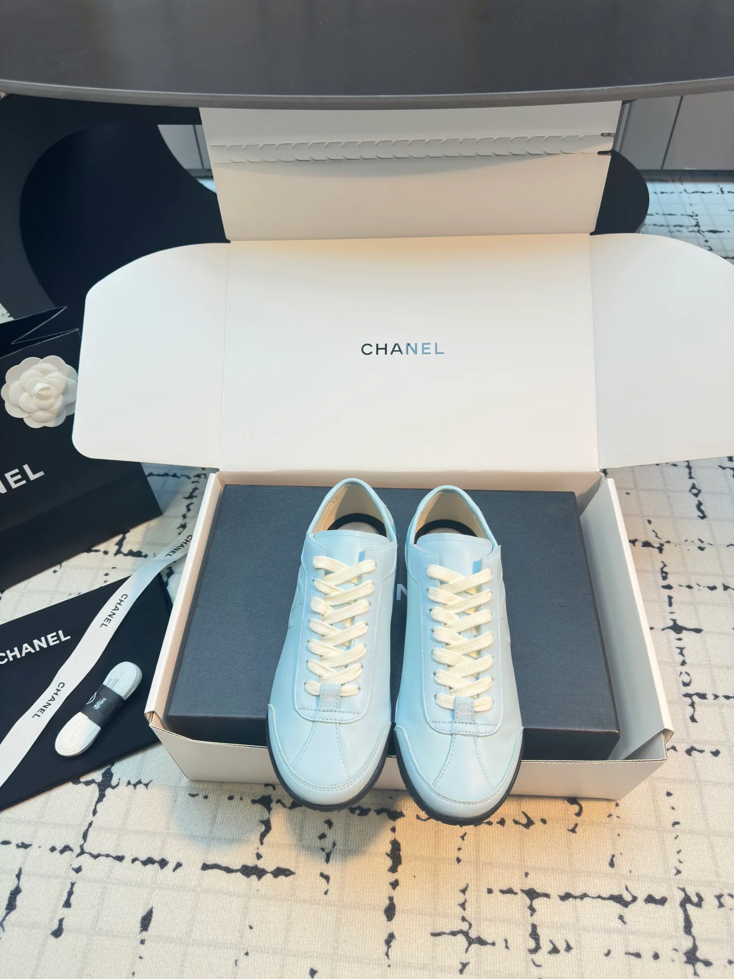 Кроссовки Женские Chanel 10468571