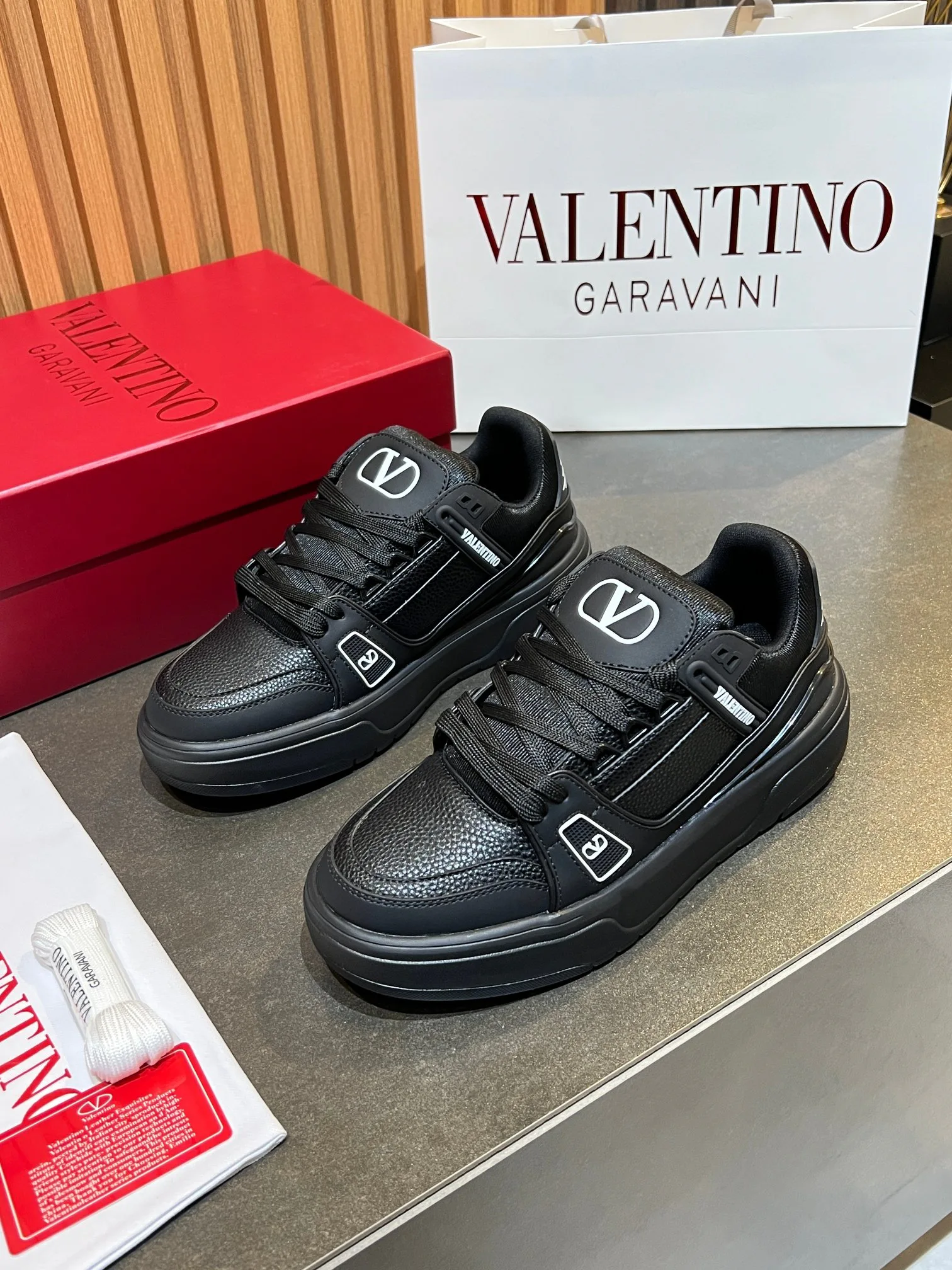 Кроссовки Женские Valentino 11575954