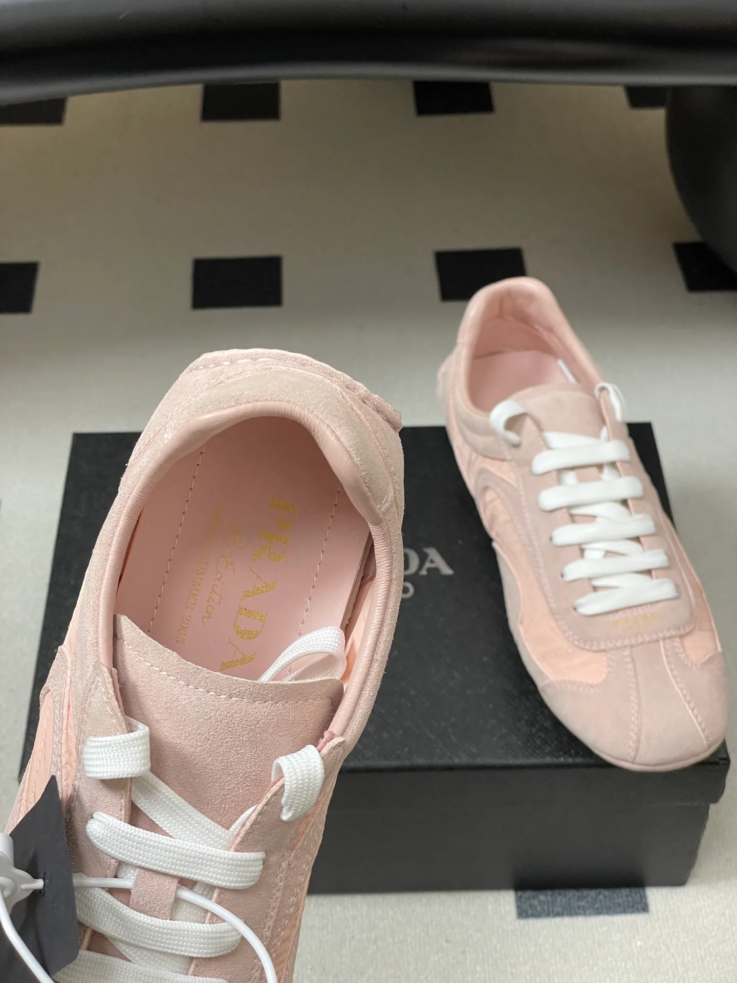 Кроссовки Женские Prada 12810929