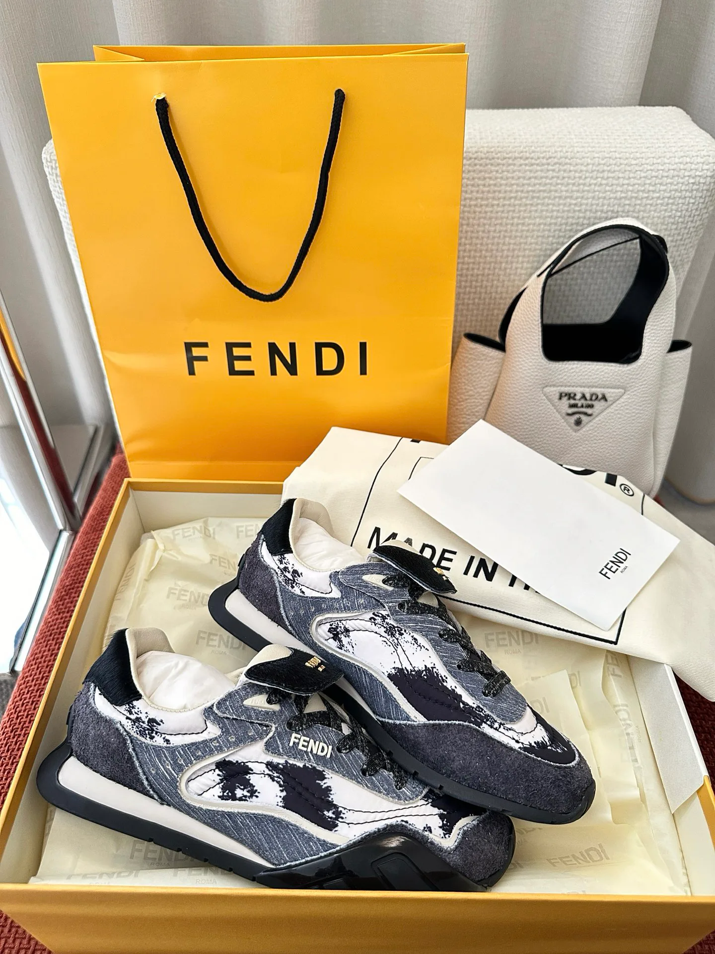 Кроссовки Женские Fendi 261295
