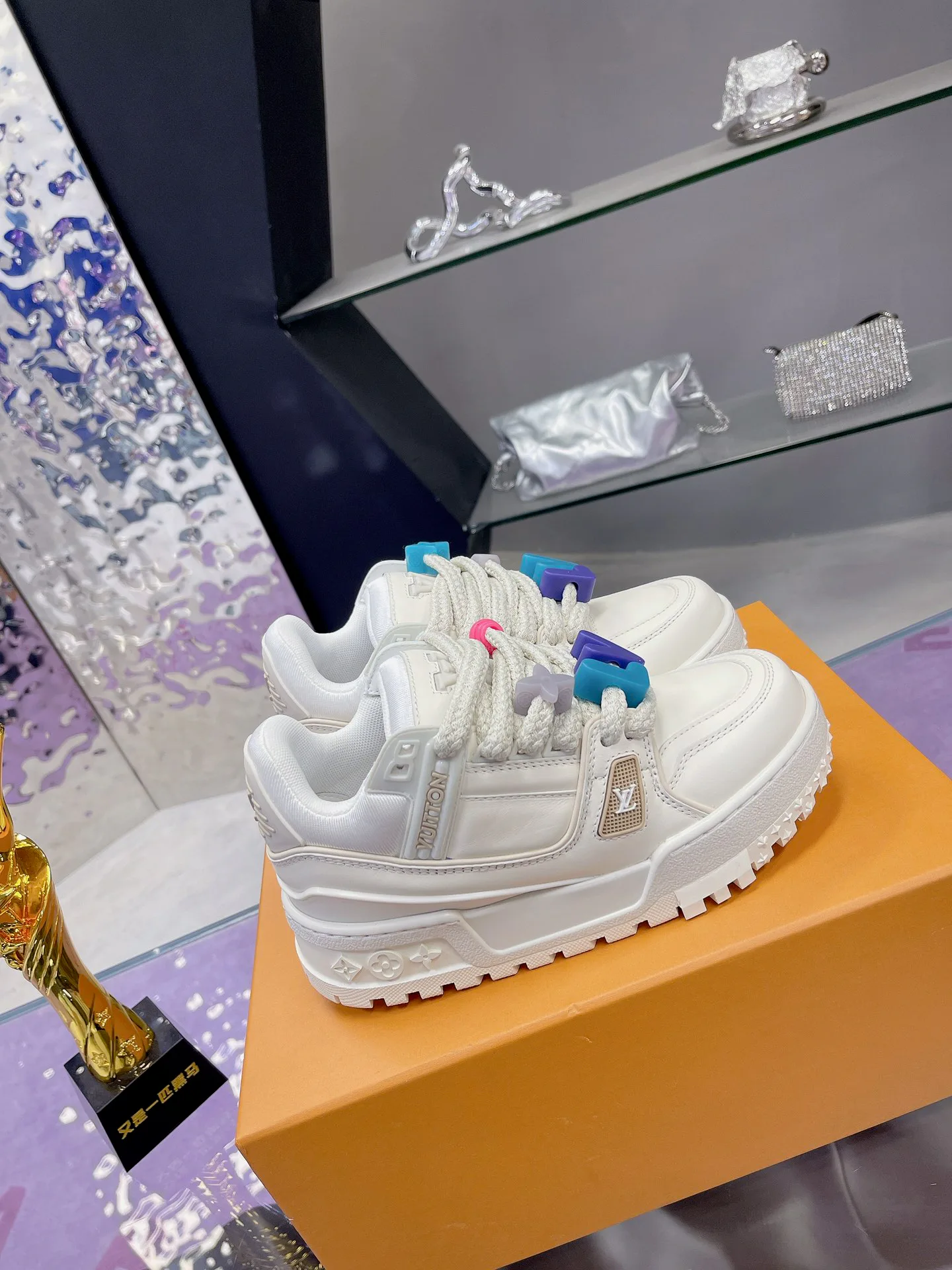 Кроссовки Женские Louis Vuitton 276135