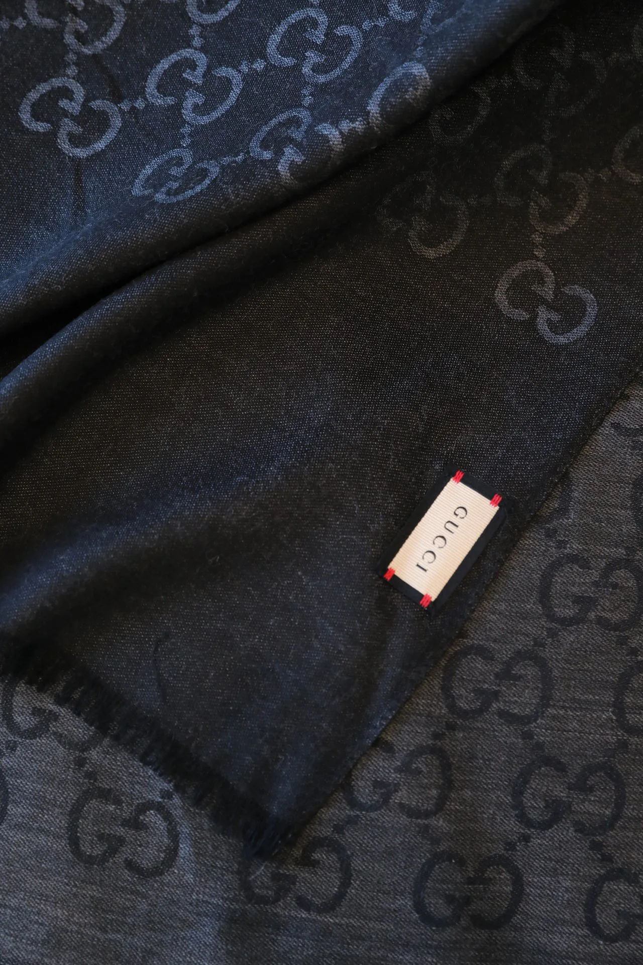 Шарфы Gucci 18275136