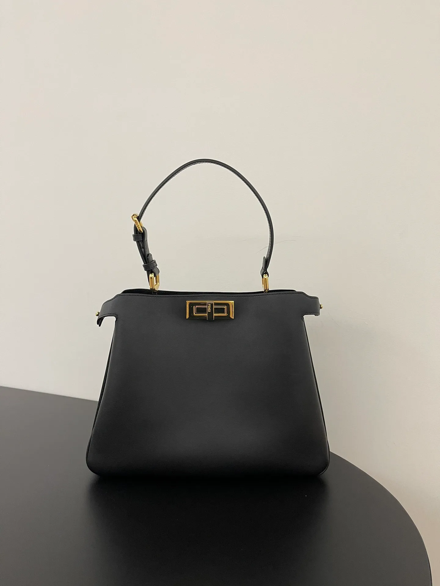 Классические Сумки Женские Fendi 13546283