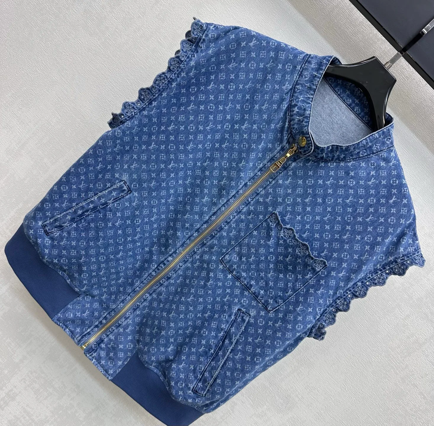 Жилеты Женские Louis Vuitton 17638634