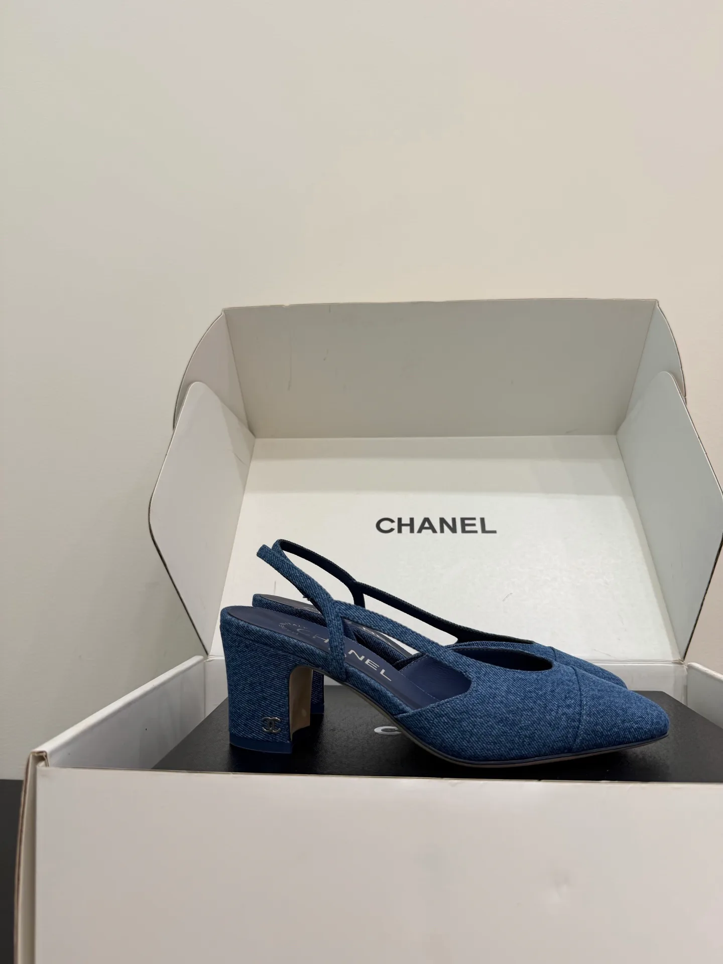 Босоножки Женские Chanel 18080057