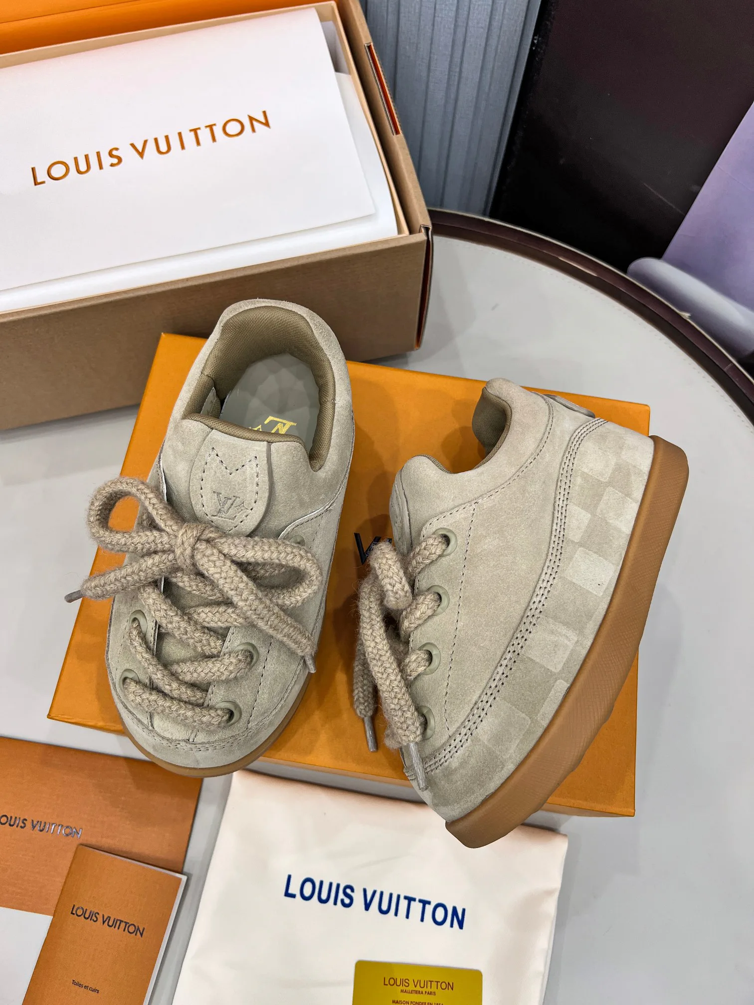 Кроссовки Женские Louis Vuitton Кроссовки Женские Louis Vuitton
