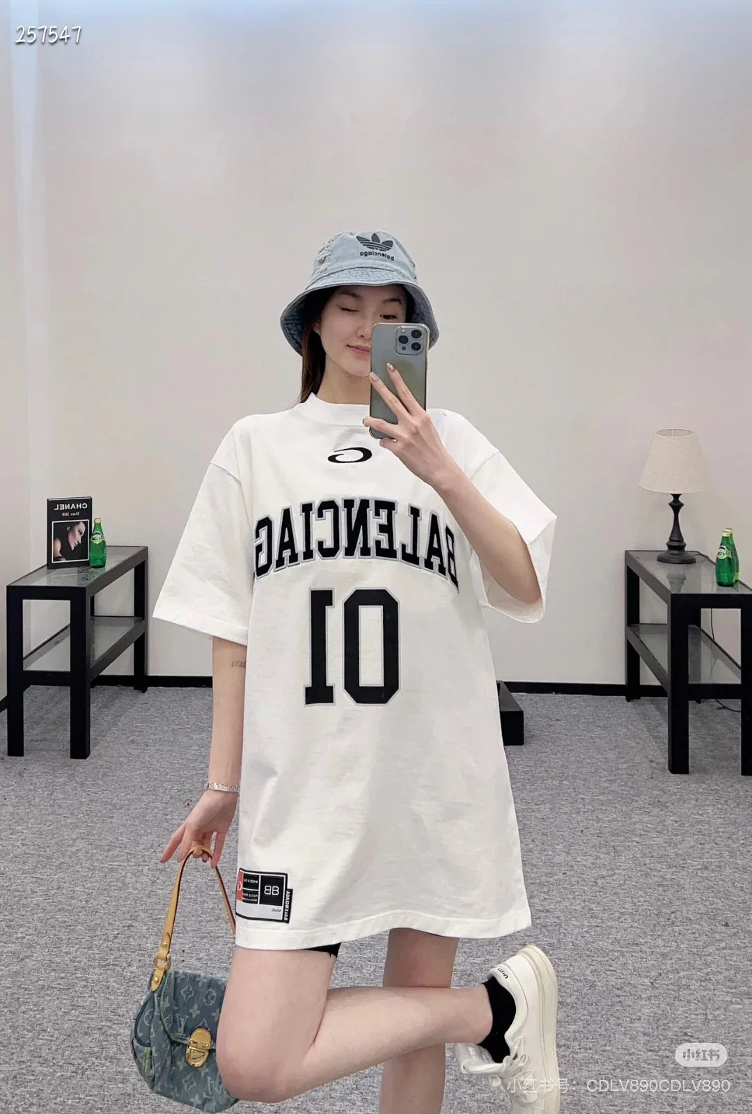 Футболки Женские Balenciaga 10066