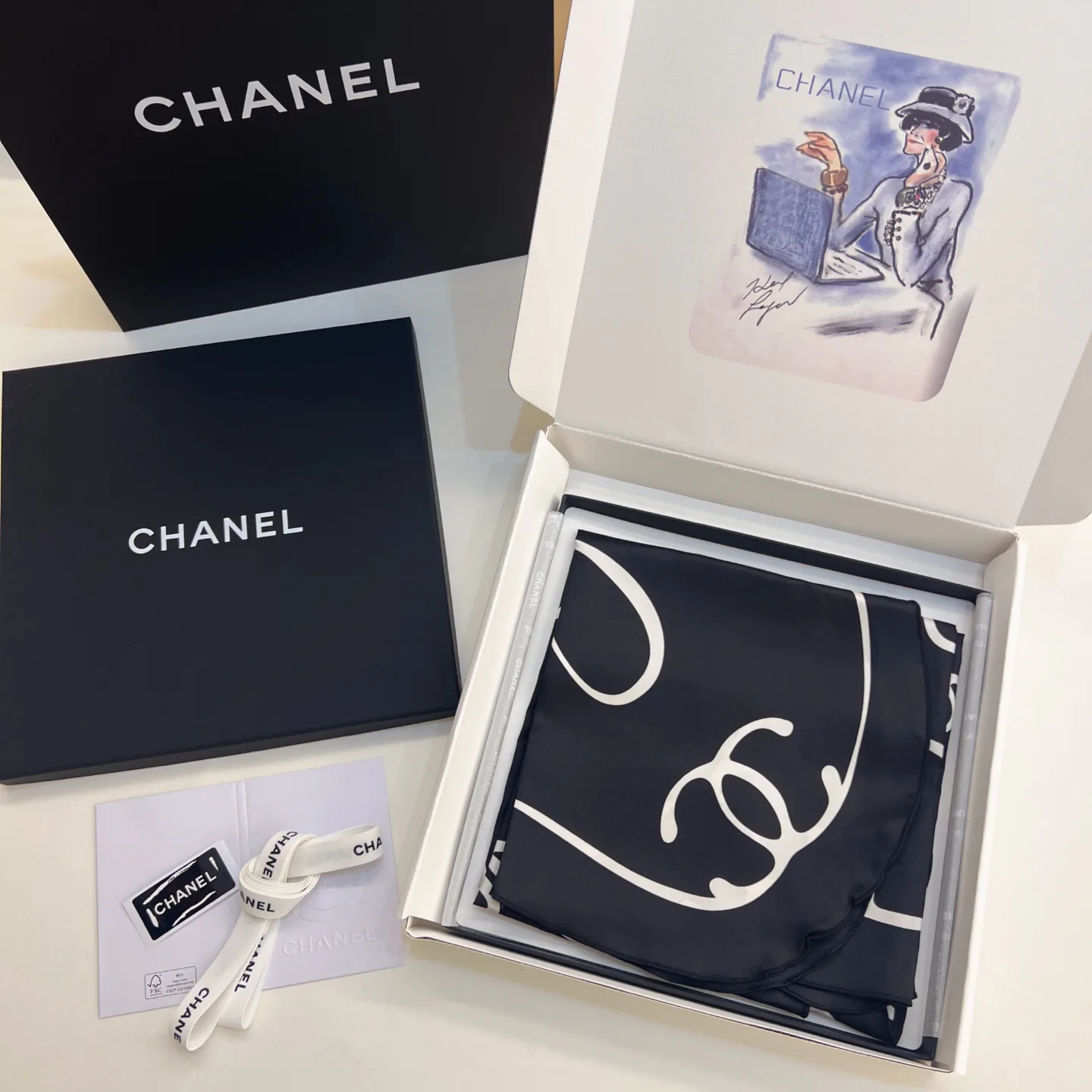 Платки Chanel 13575358