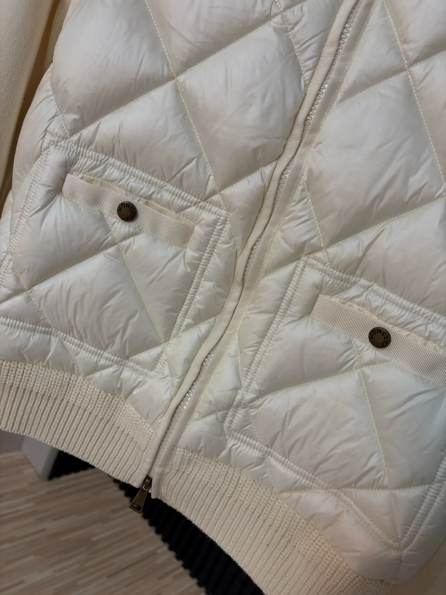 Куртки И Пуховики Мужские Moncler 18231144