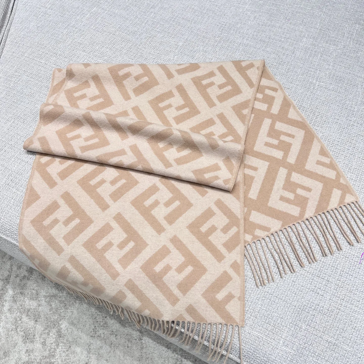 Шарфы Fendi 1628437