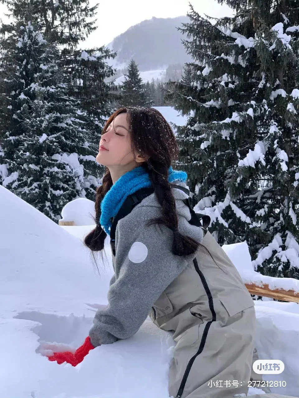 Куртки И Пуховики Женские Canada Goose 17998642