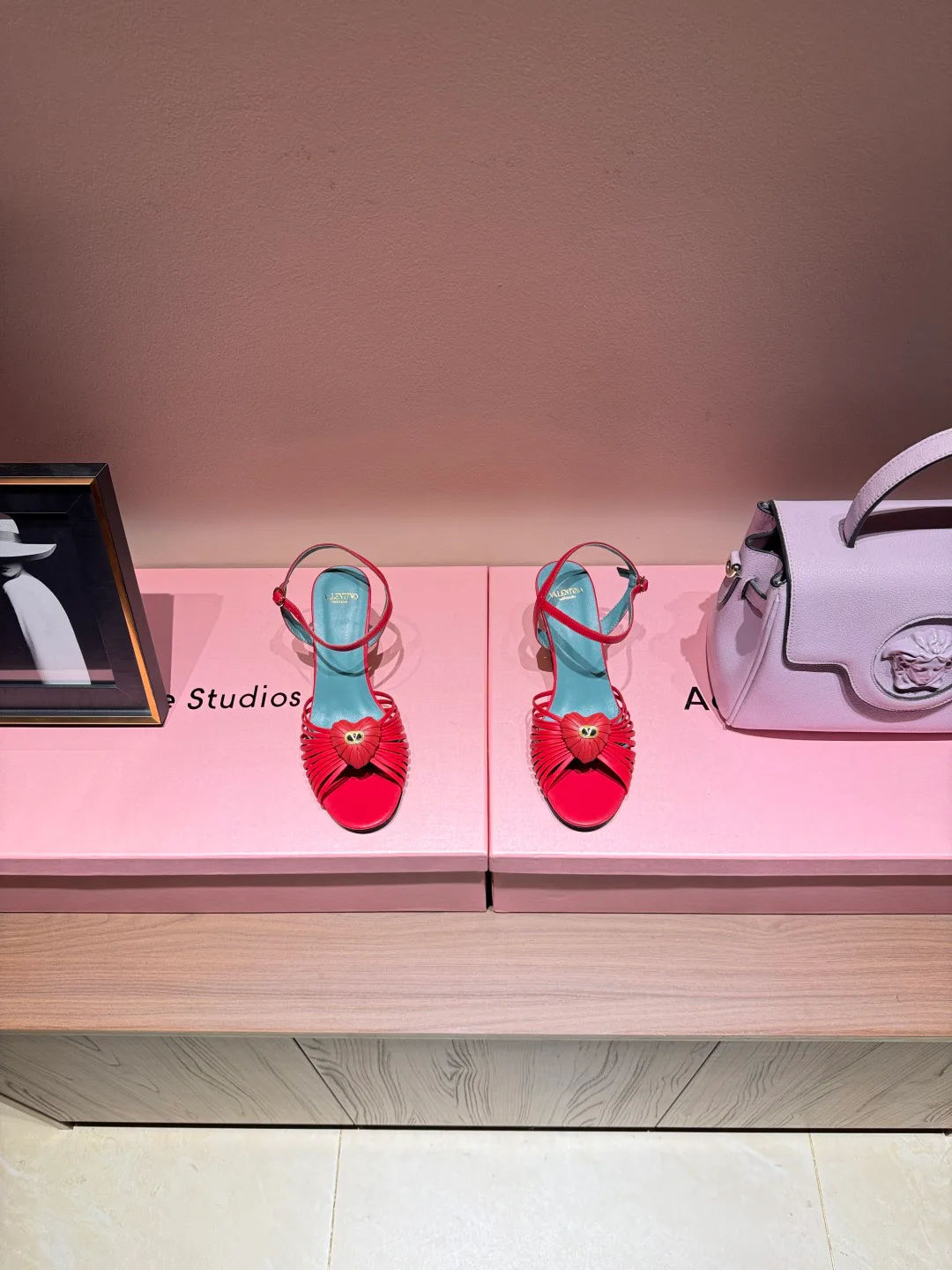 Босоножки Женские Valentino 17968671