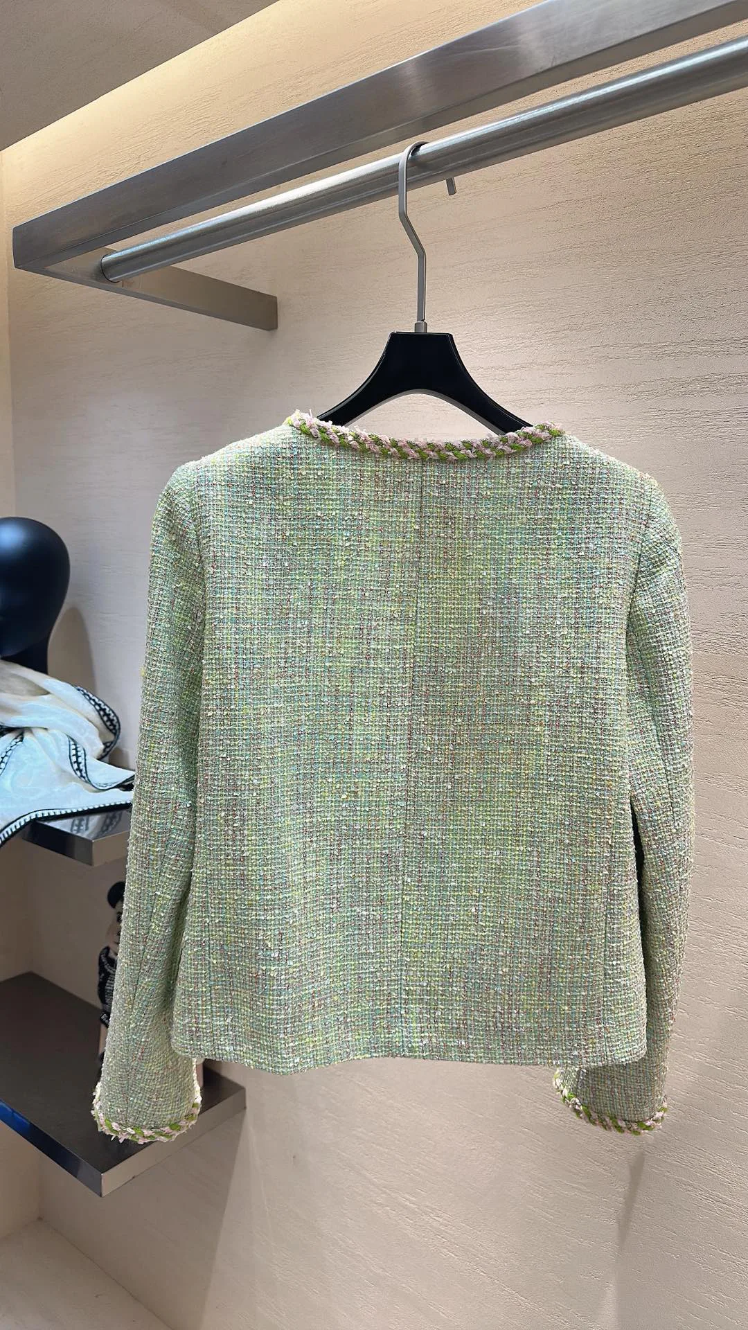 Куртки И Пуховики Женские Chanel 3042929