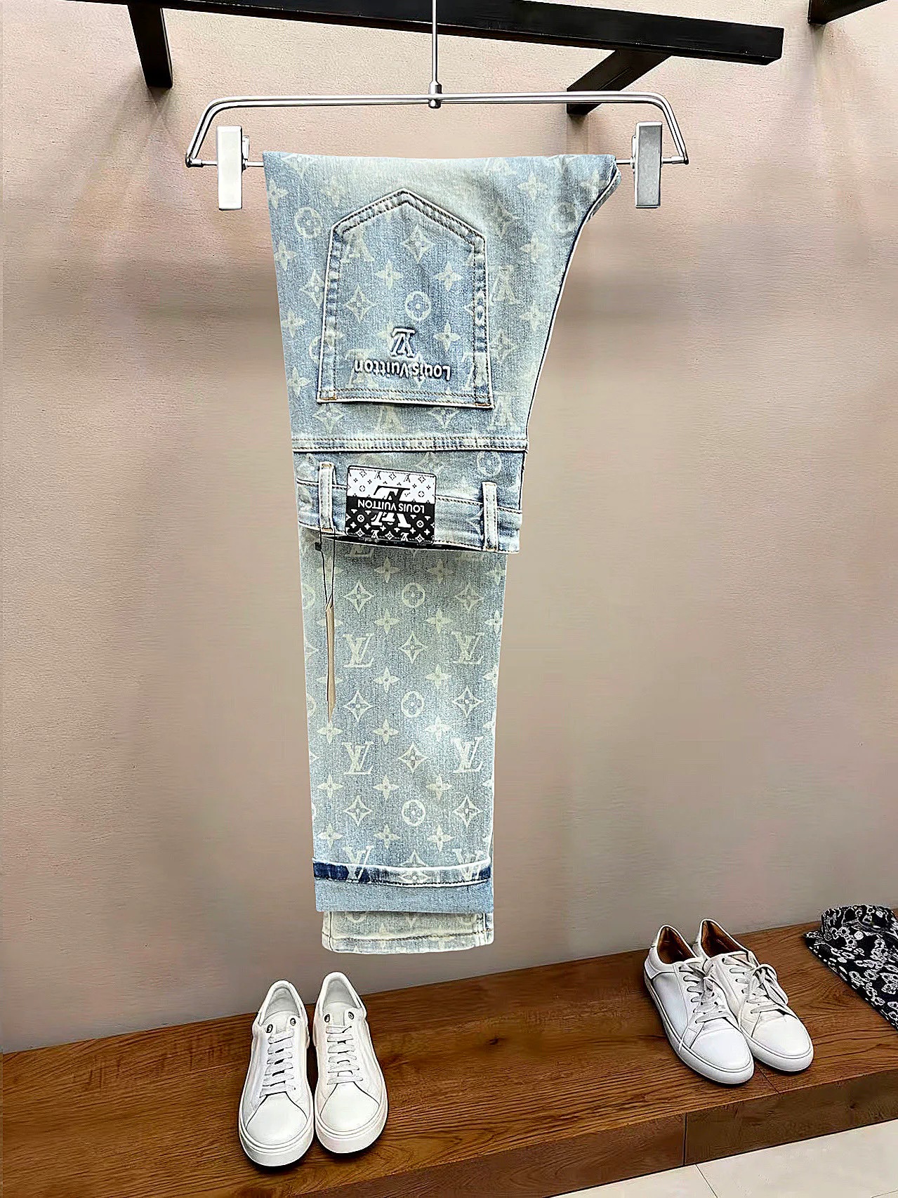 Джинсы Мужские Louis Vuitton 18097850