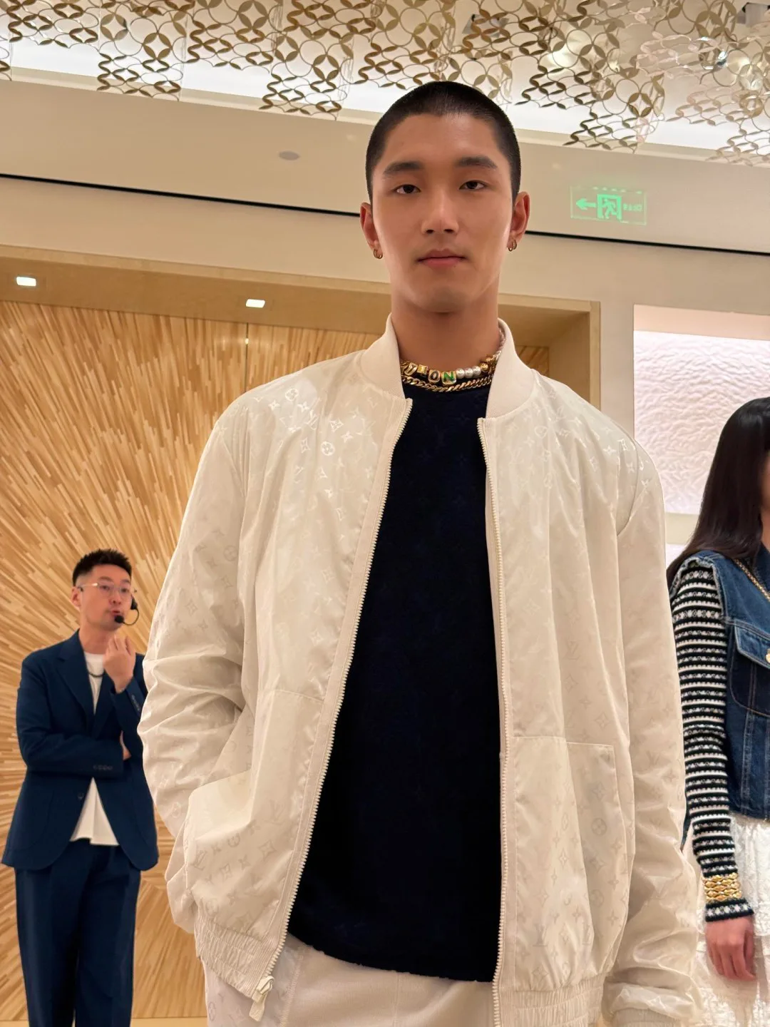Куртки И Пуховики Мужские Louis Vuitton 10268189