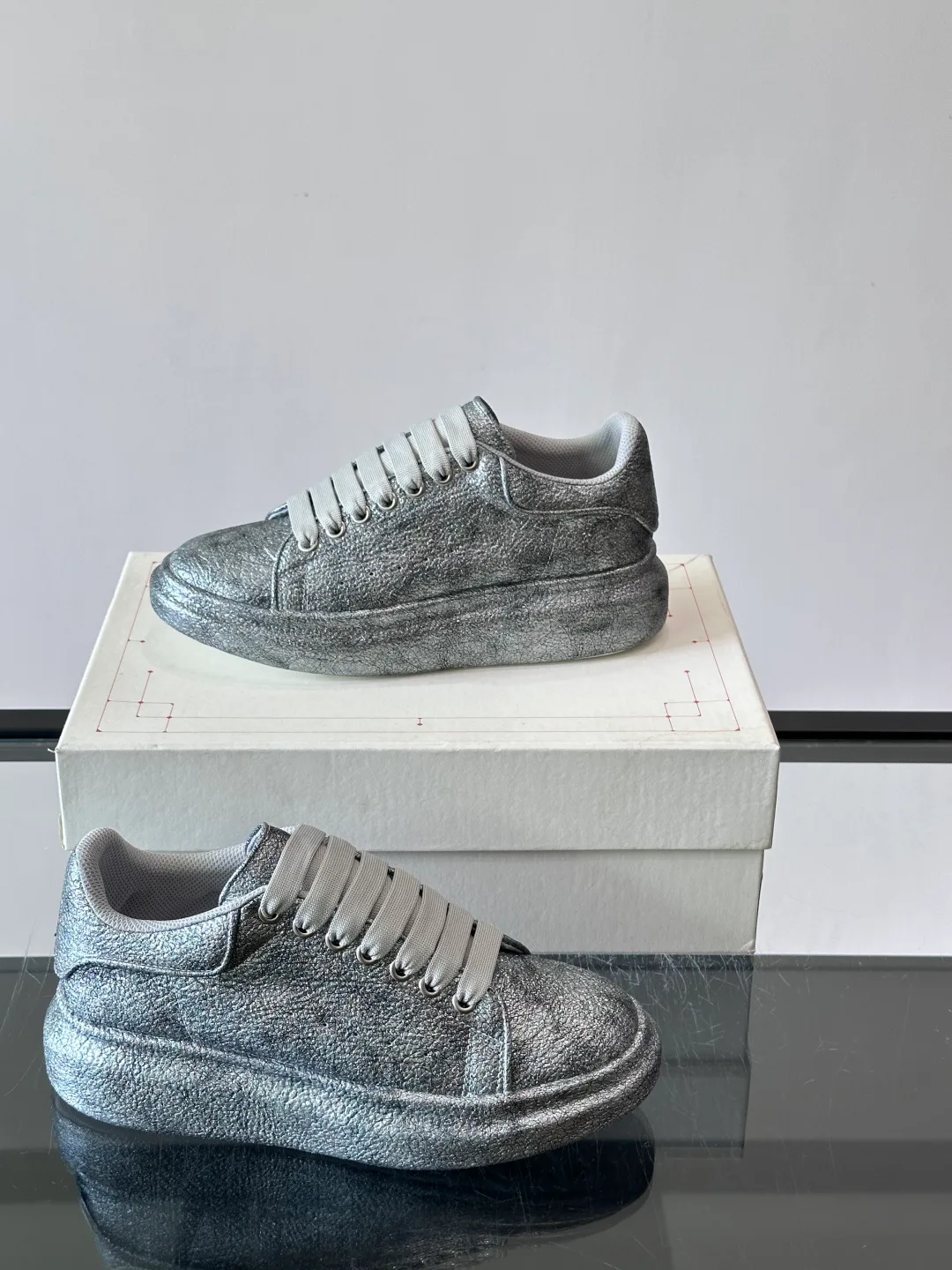 Кроссовки Женские Alexander Mcqueen 17447542