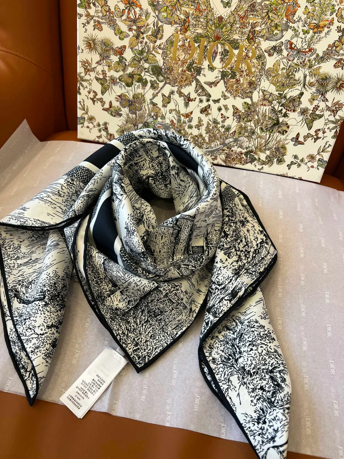 Платки Christian Dior 13351602