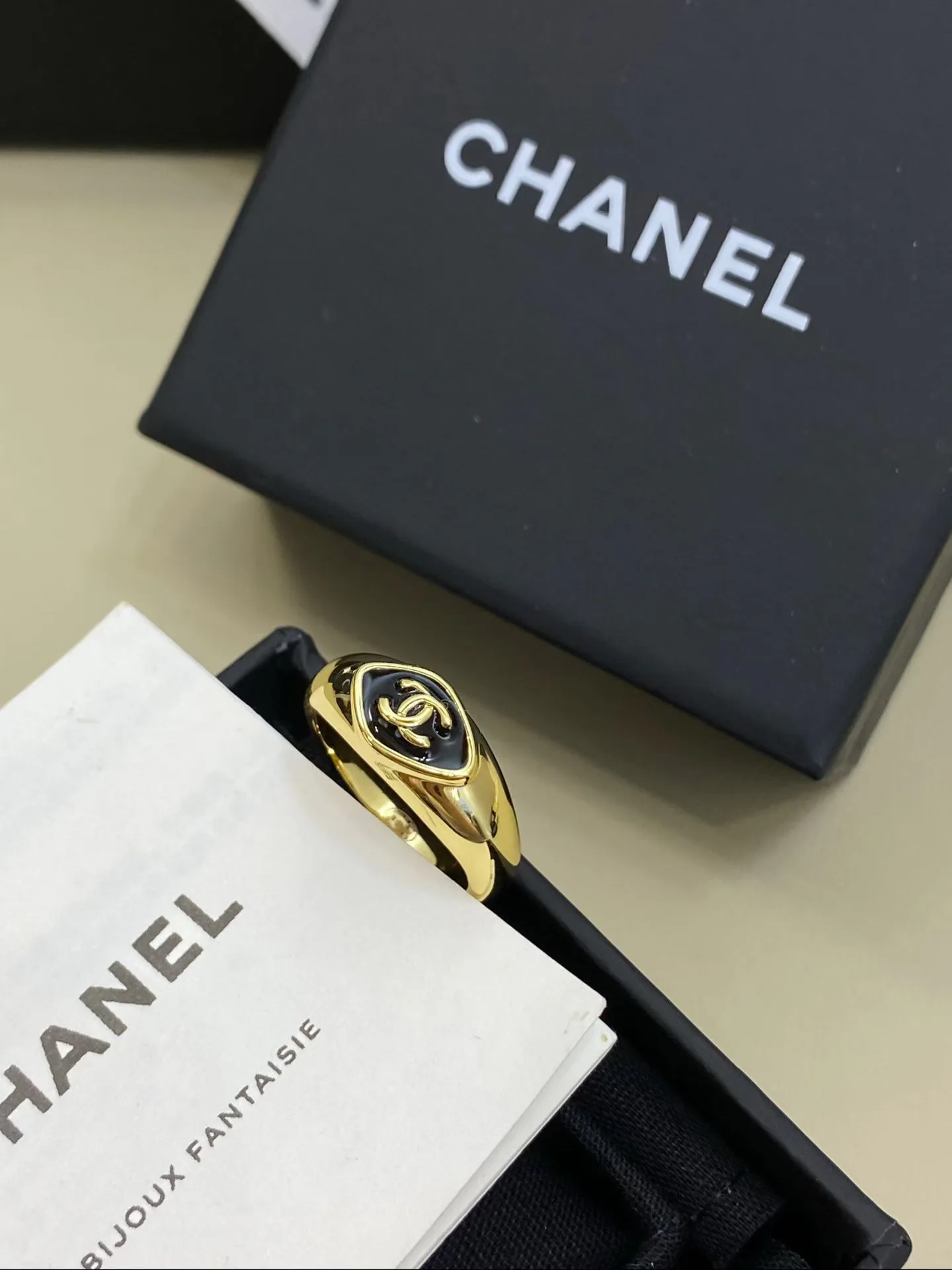 Бижутерия Chanel 18123084