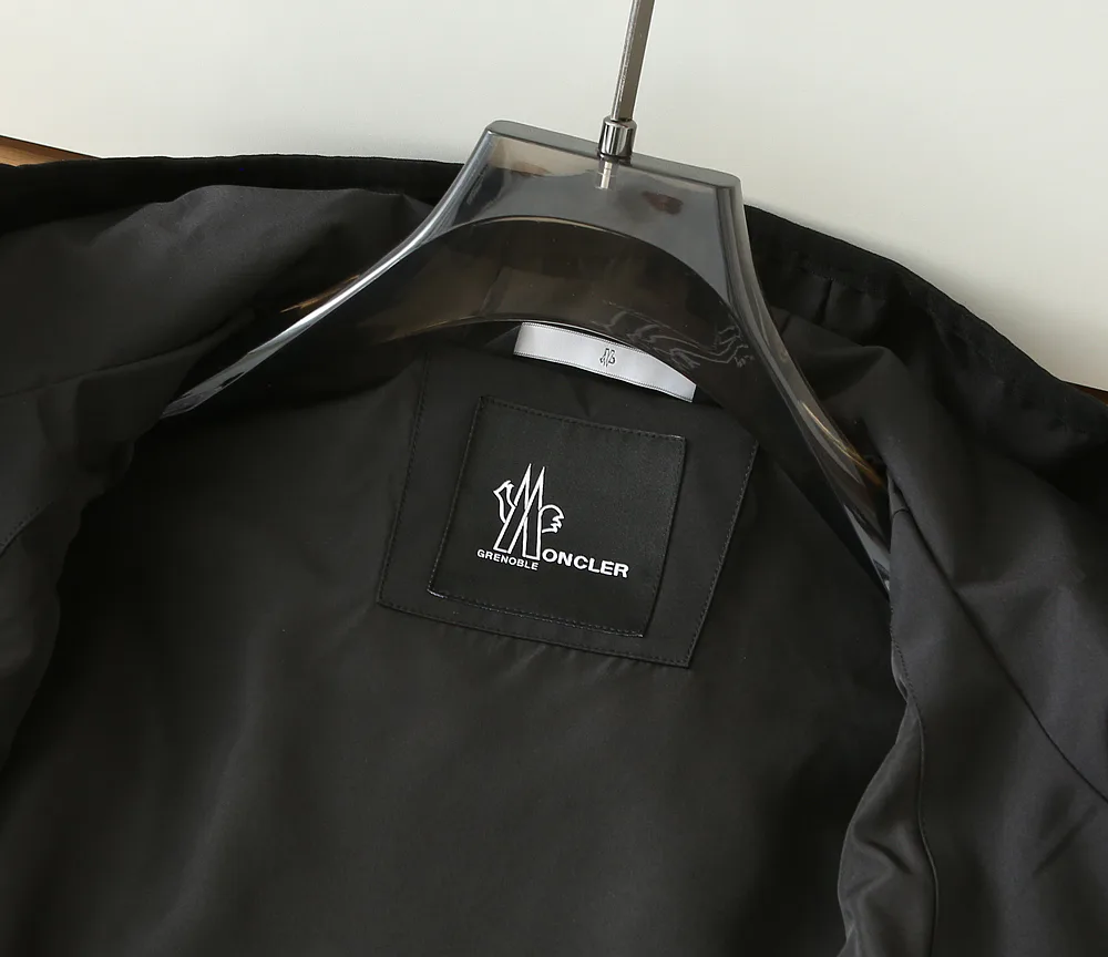 Куртки И Пуховики Мужские Moncler 17410579