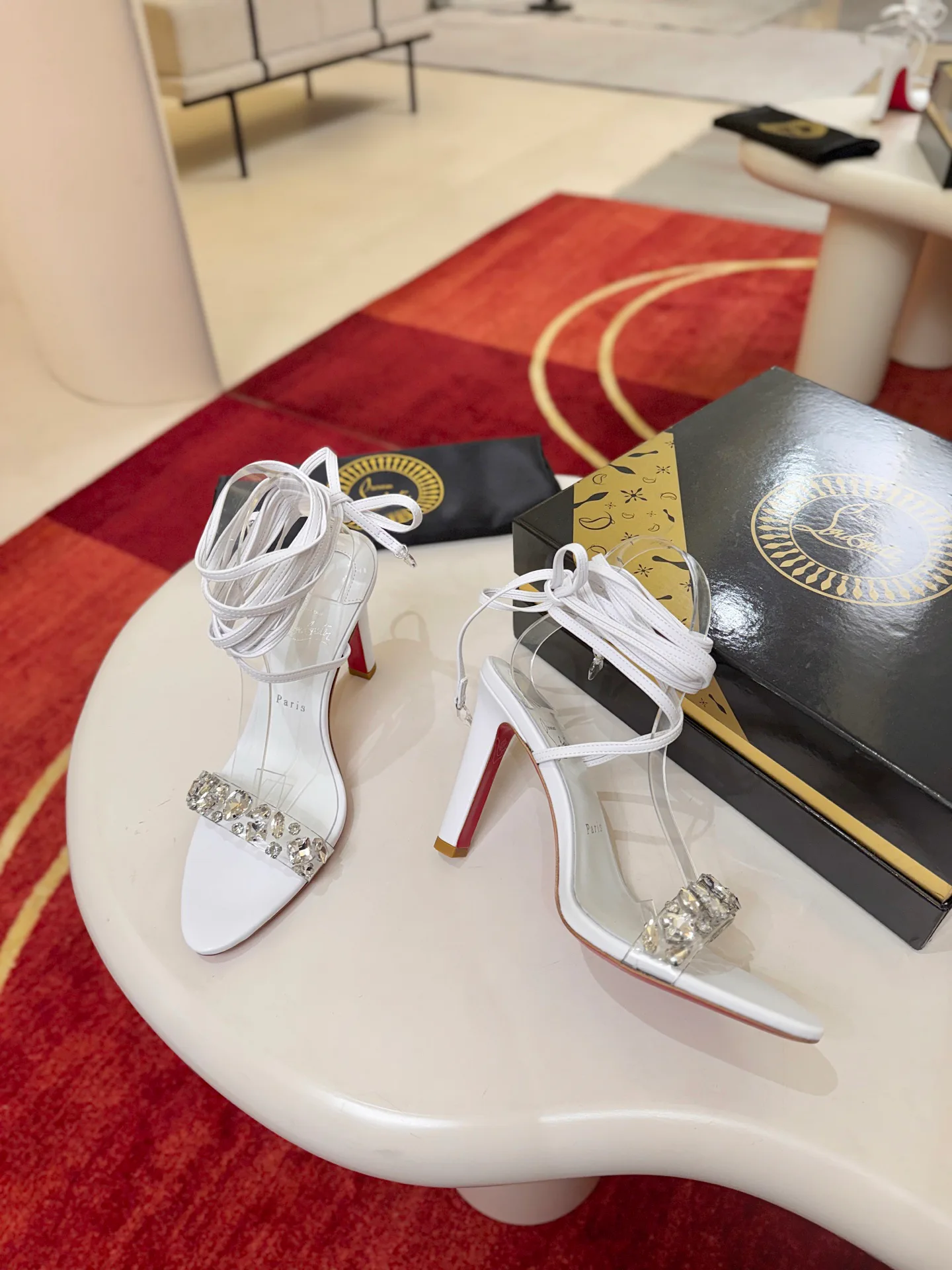 Босоножки Женские Christian Louboutin 19570913