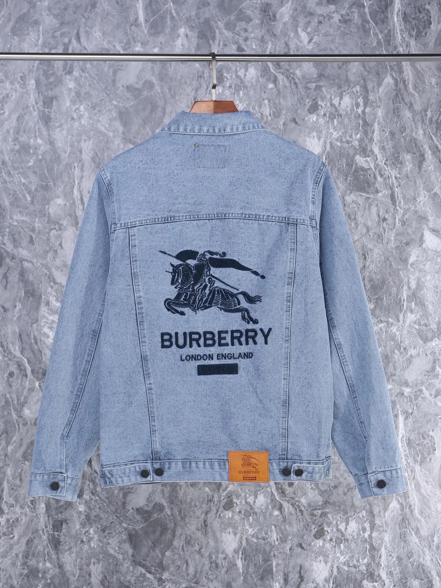 Куртки И Пуховики Женские Supreme 11244748