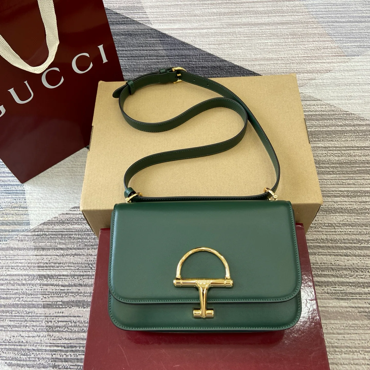 Сумки На Ремне Женские Gucci 691326