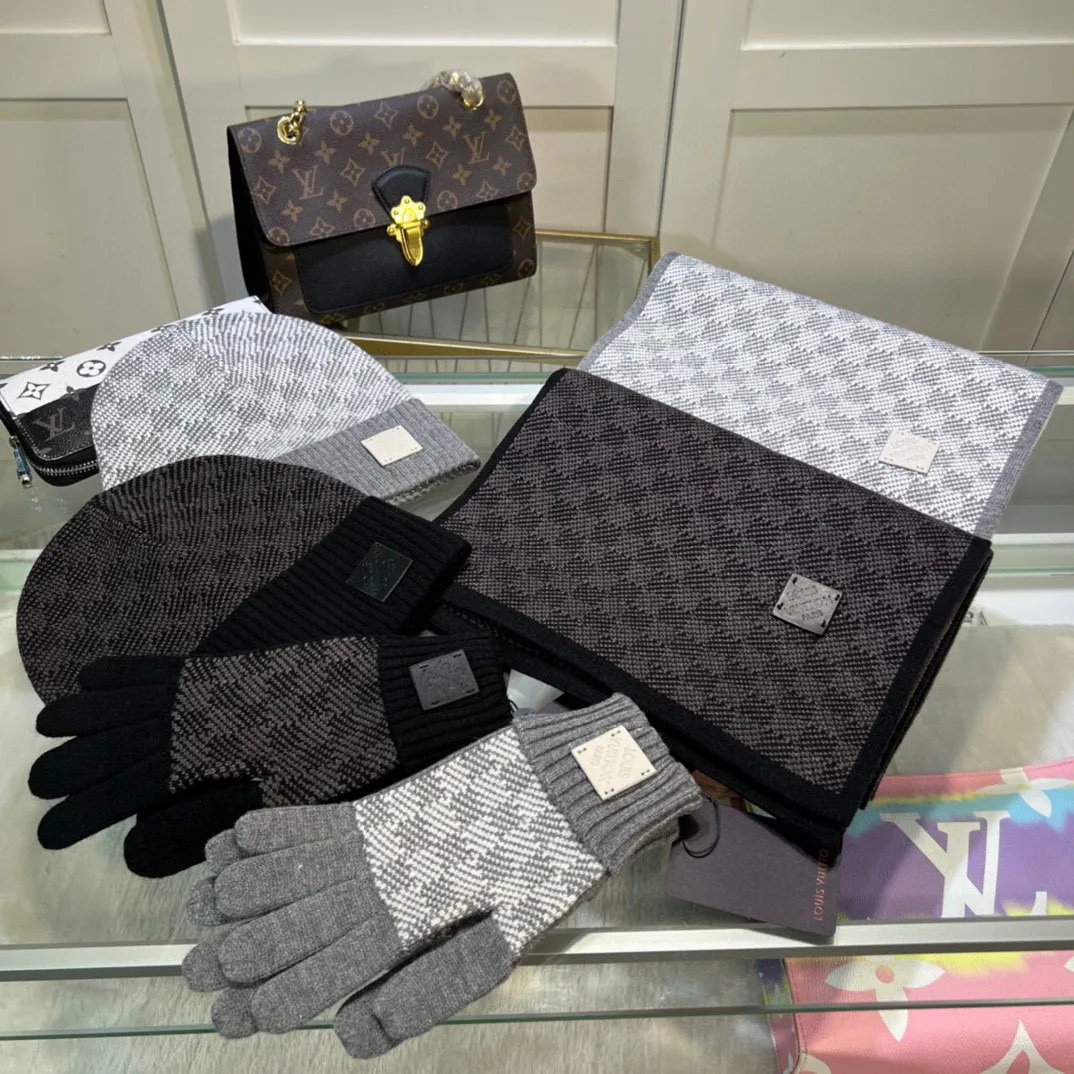Головные Уборы Louis Vuitton 823947