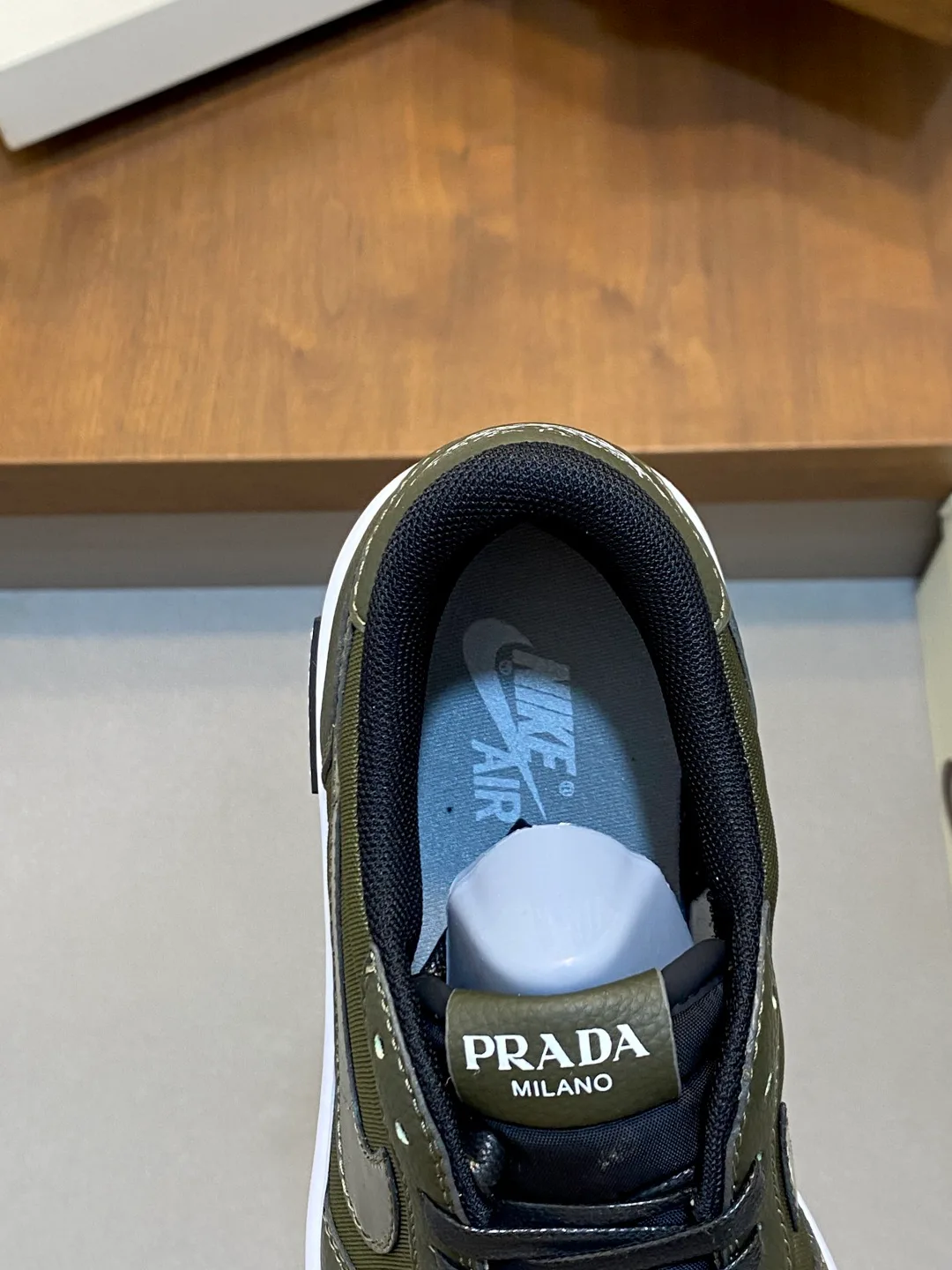 Кроссовки Мужские Prada 18274572