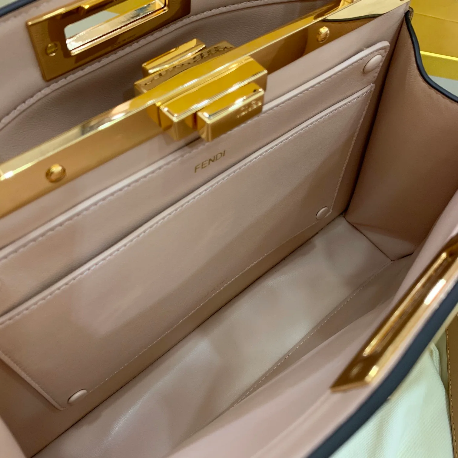 Классические Сумки Женские Fendi 13234507