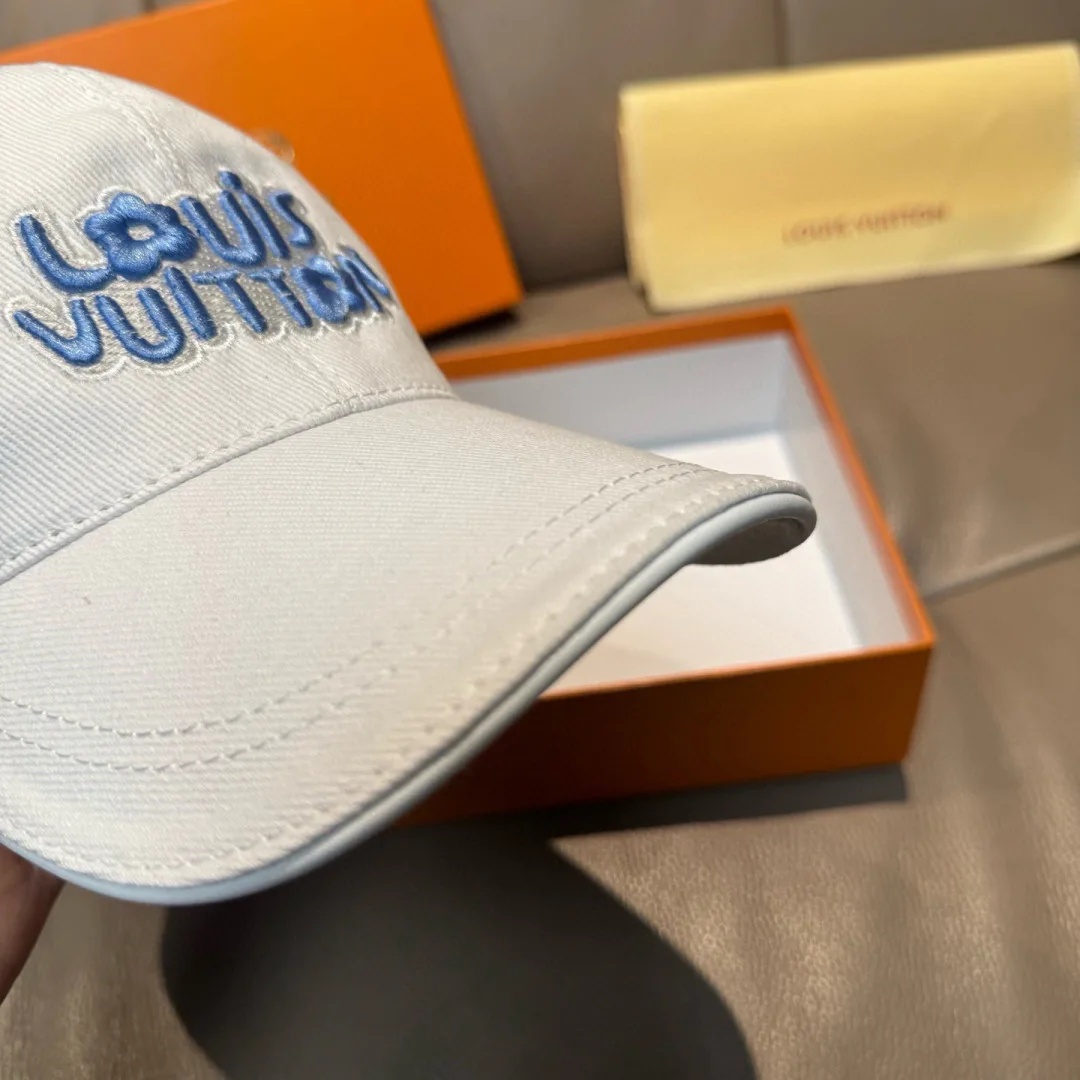 Головные Уборы Louis Vuitton 11529582