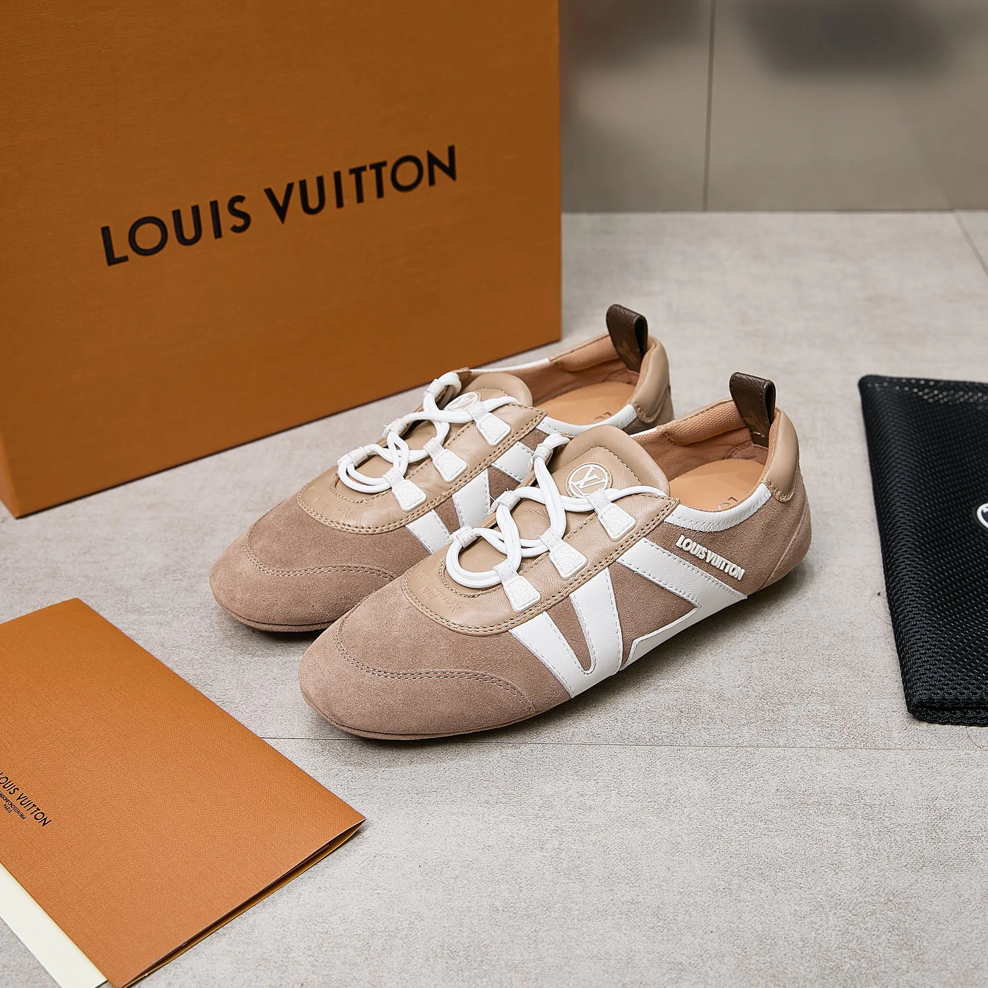 Кроссовки Женские Louis Vuitton 74014