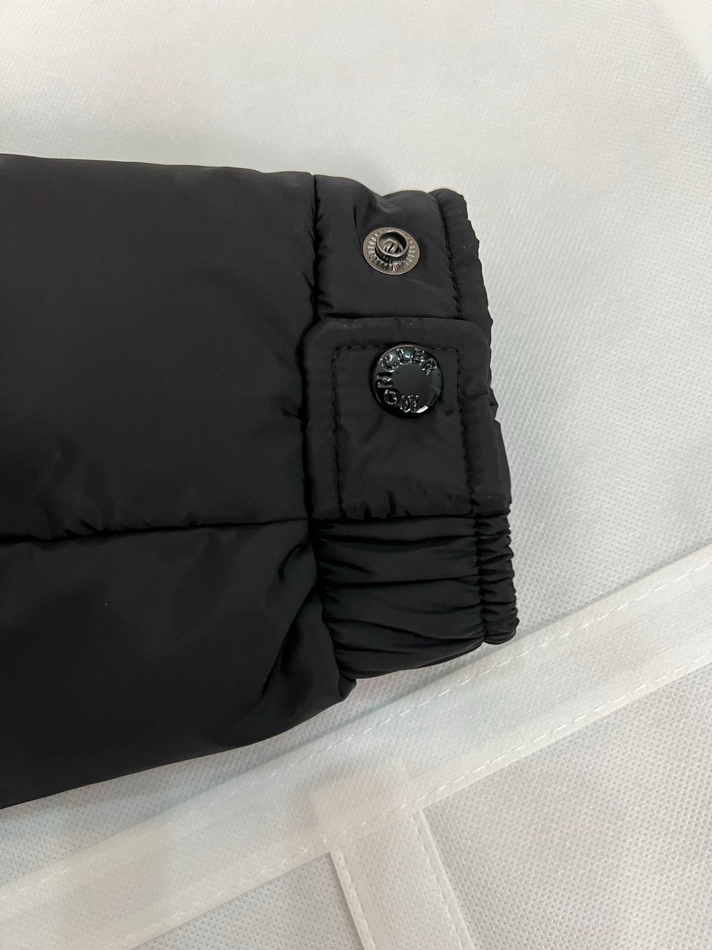 Куртки И Пуховики Женские Moncler 18599875