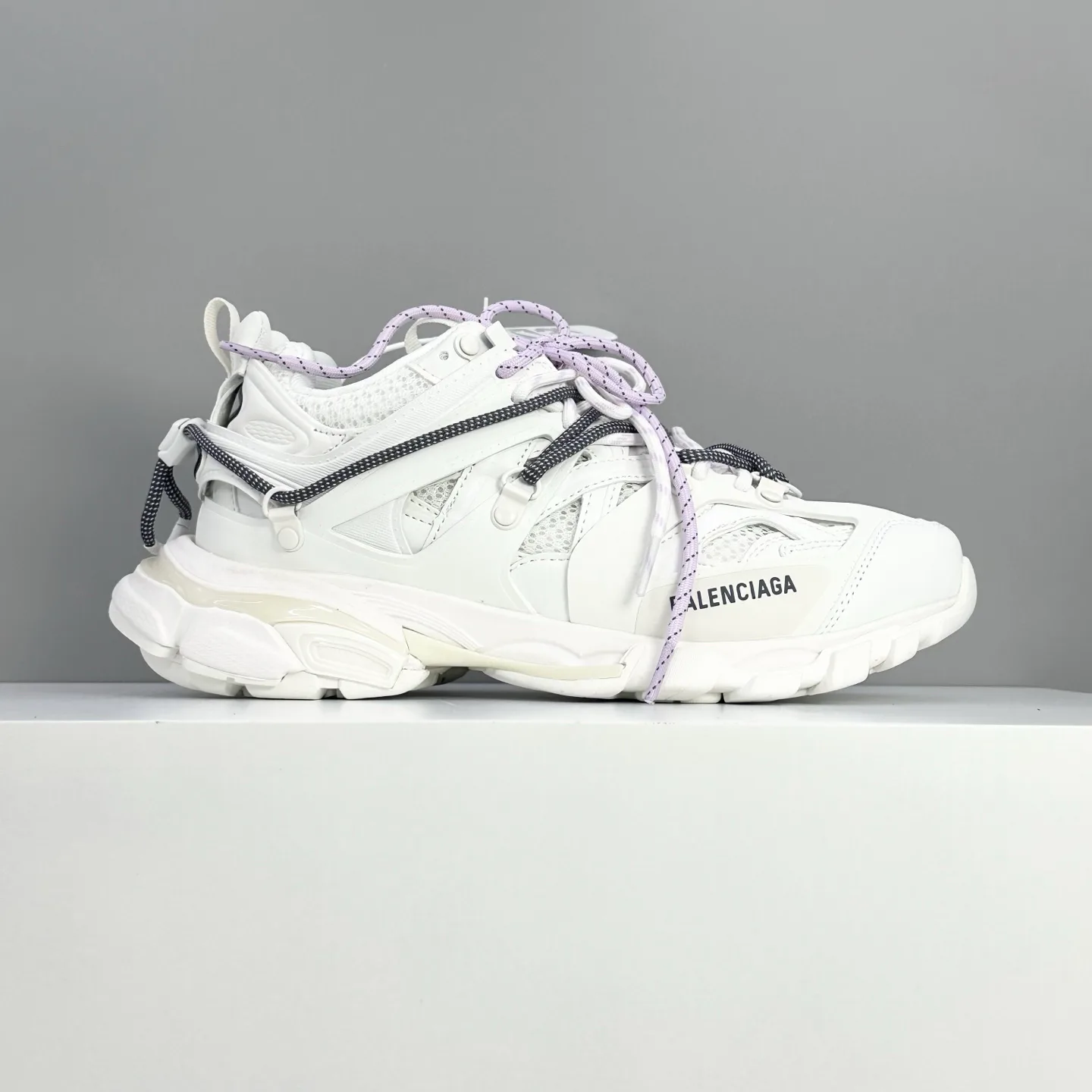 Кроссовки Женские Balenciaga 11576032