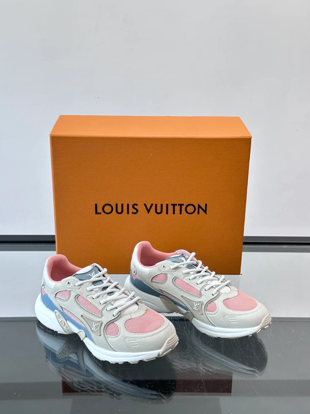 Кроссовки Женские Louis Vuitton 12961527