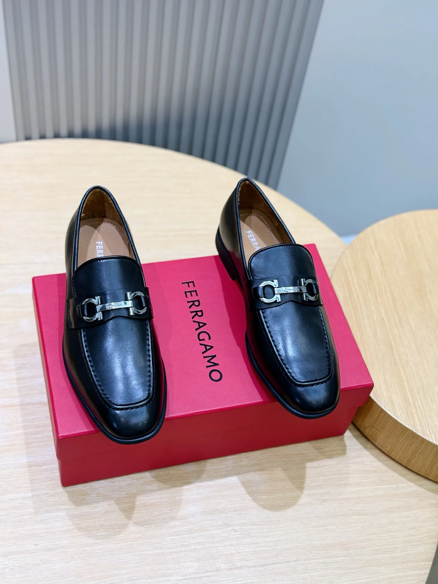 Лоферы И Туфли Мужские Salvatore Ferragamo 18101482