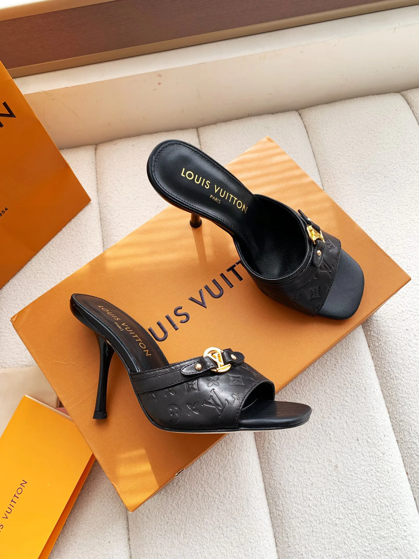 Босоножки Женские Louis Vuitton 10461971