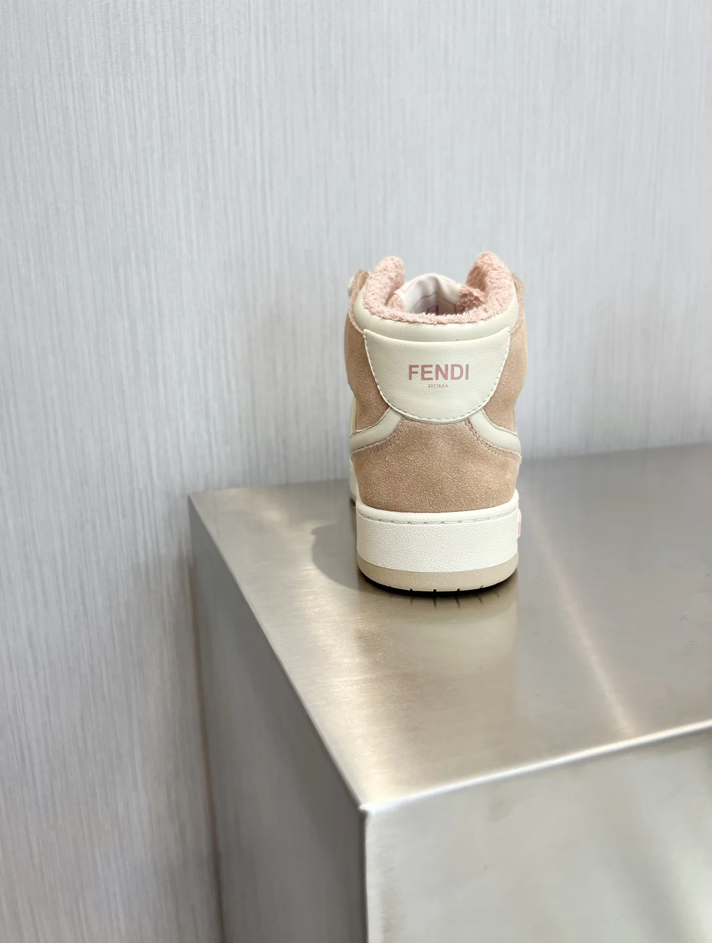 Кроссовки Женские Fendi 4536