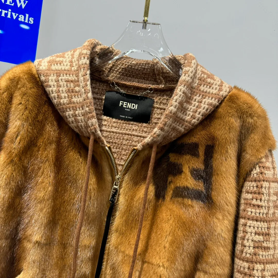 Куртки И Пуховики Женские Fendi 1512145